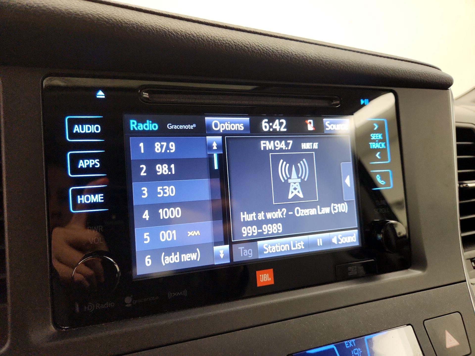 Thumbnail: 2016 Toyota Sienna - 16