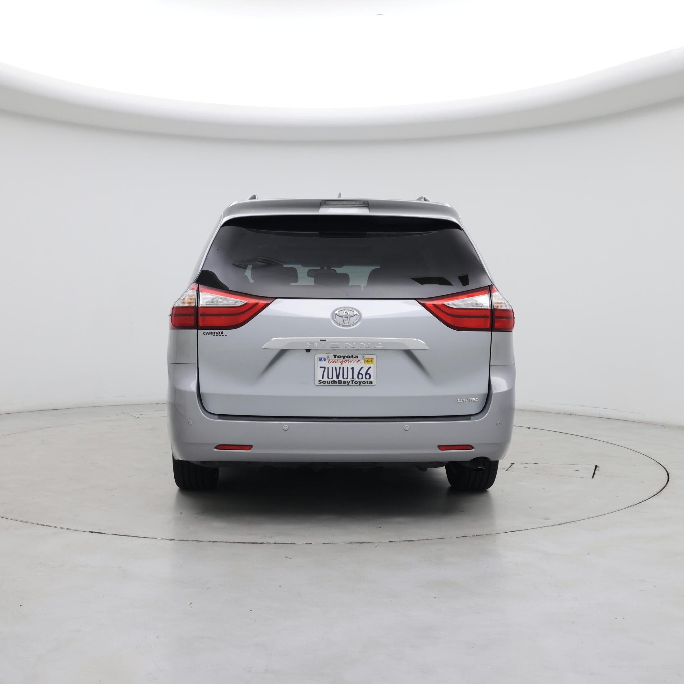 Thumbnail: 2016 Toyota Sienna - 6