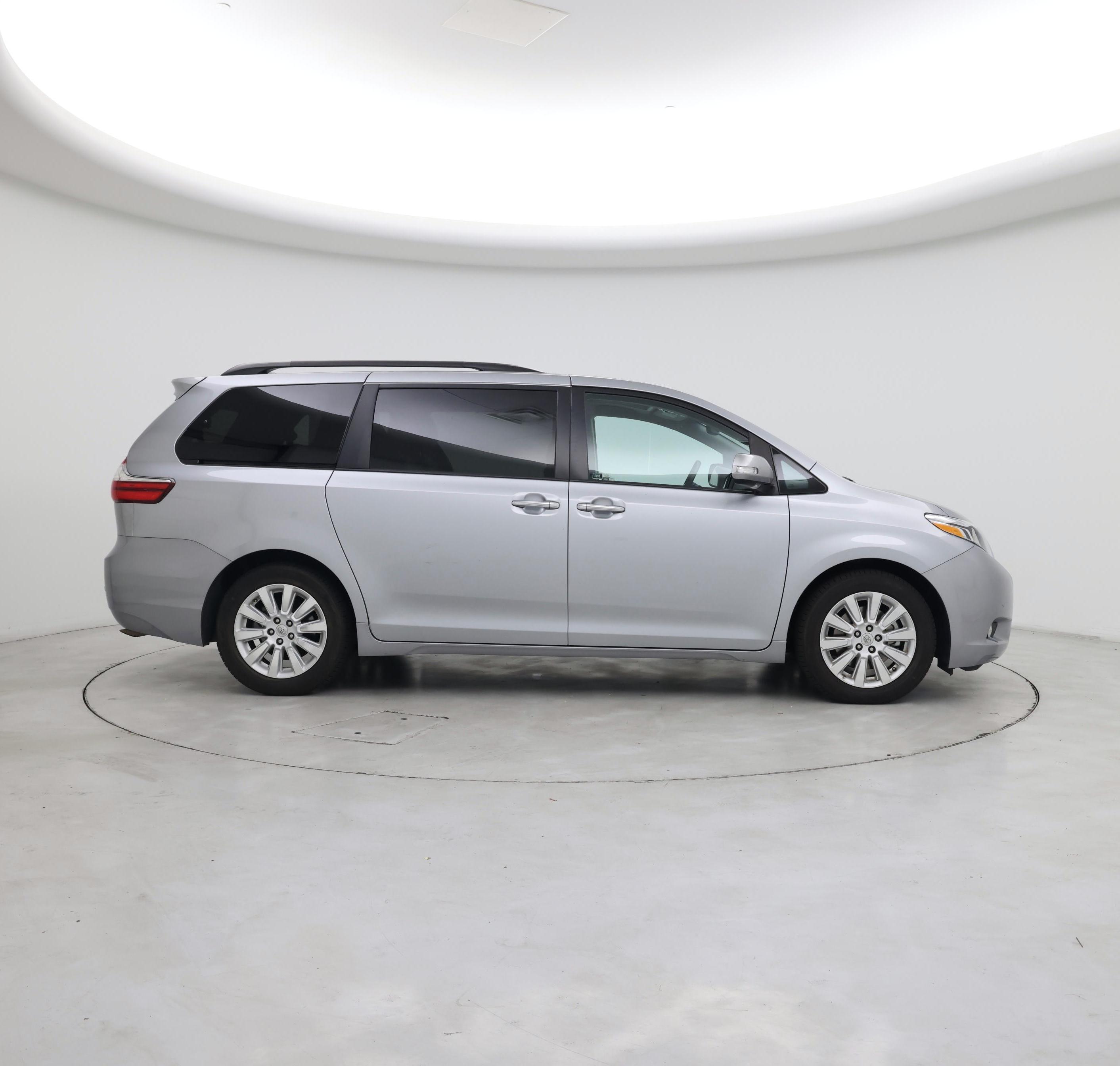 Thumbnail: 2016 Toyota Sienna - 7