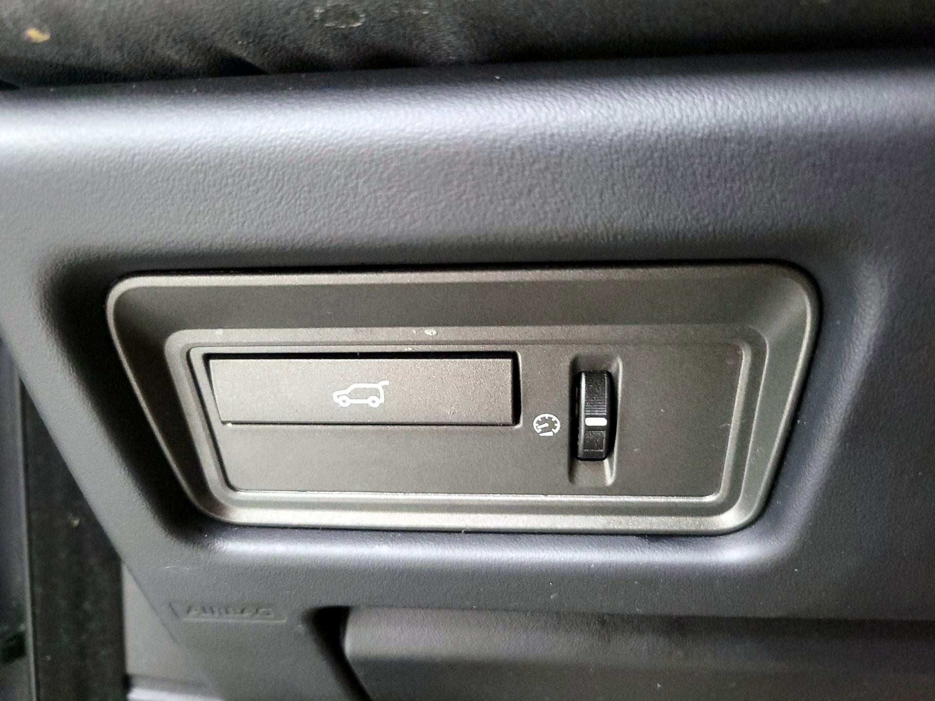 Thumbnail: 2015 Land Rover Range Rover Evoque - 13