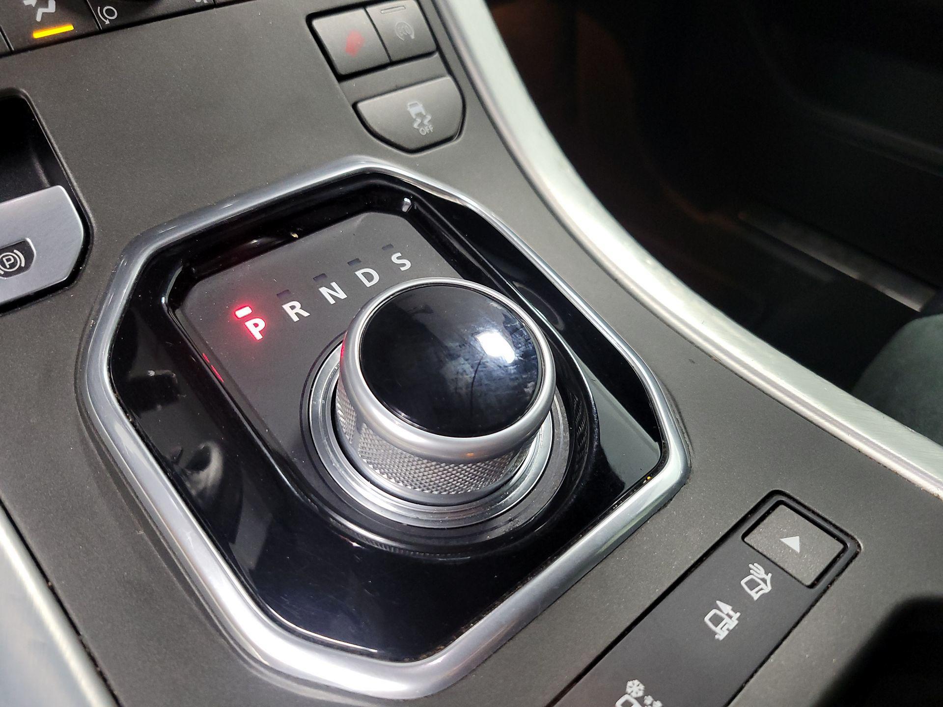Thumbnail: 2015 Land Rover Range Rover Evoque - 18