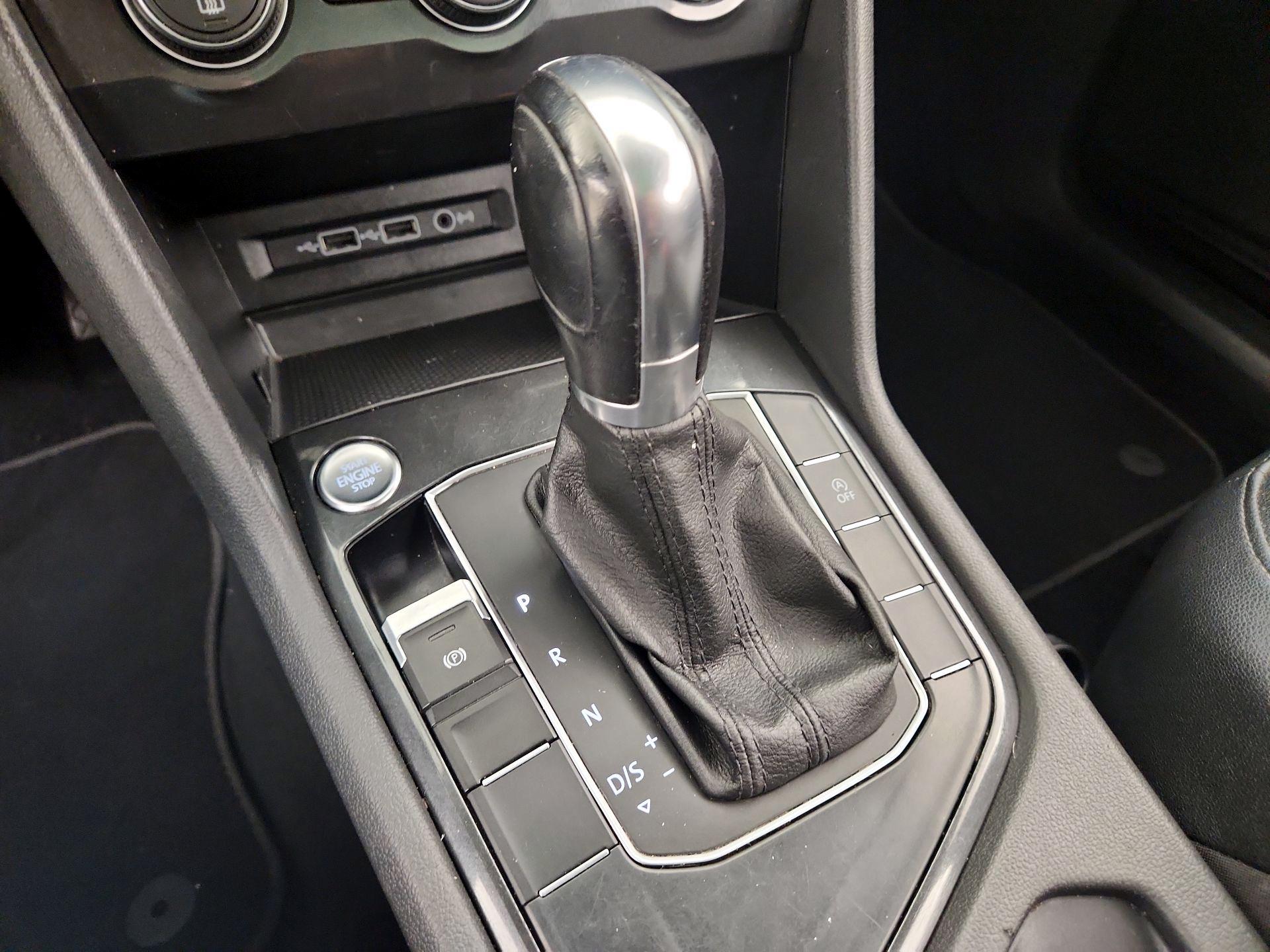 Thumbnail: 2019 Volkswagen Tiguan - 17