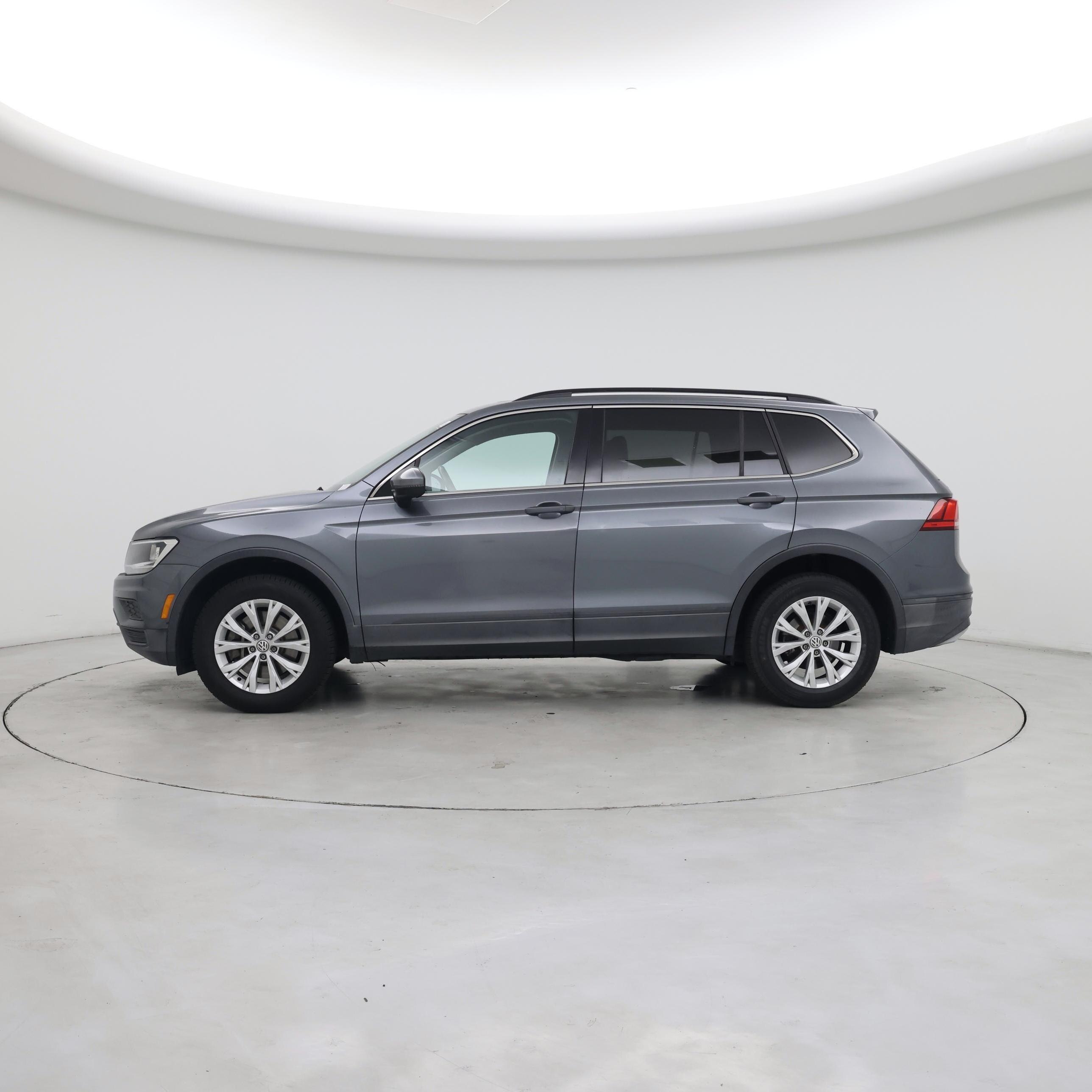 Thumbnail: 2019 Volkswagen Tiguan - 3