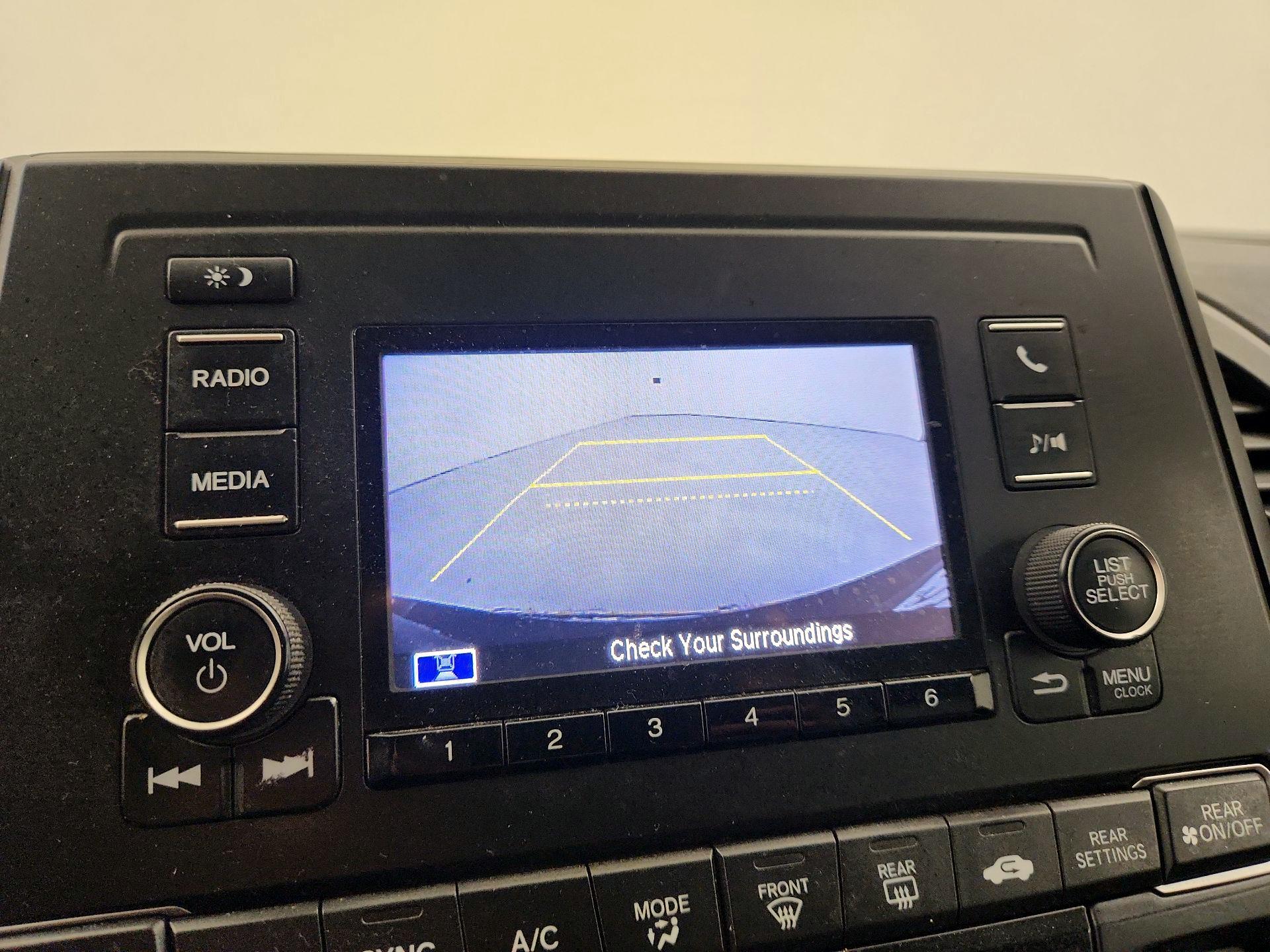 Thumbnail: 2019 Honda Odyssey - 14