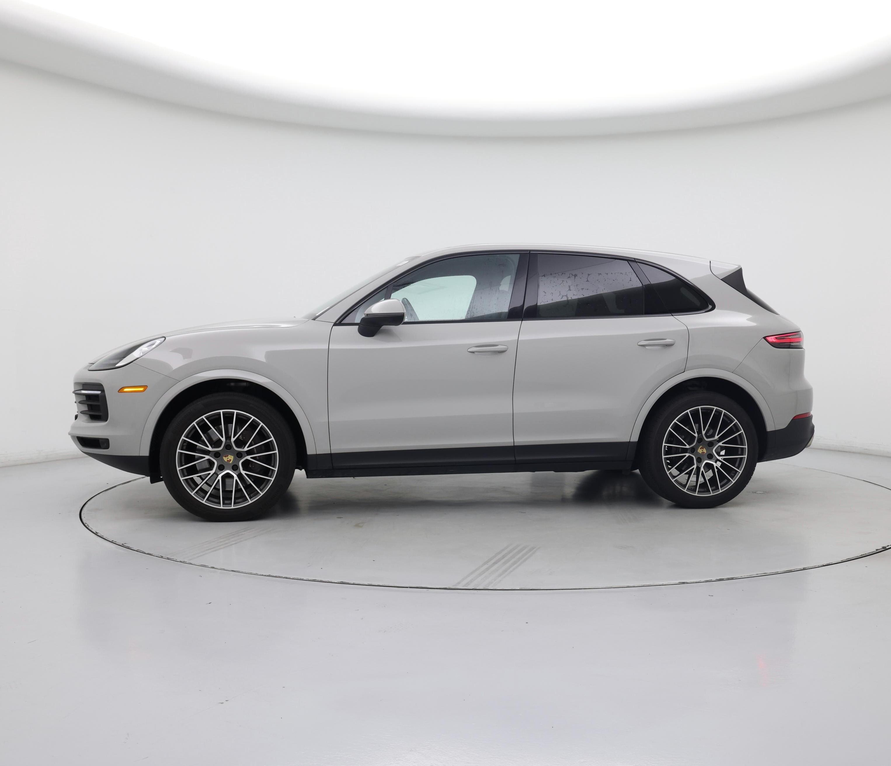 Thumbnail: 2023 Porsche Cayenne - 3