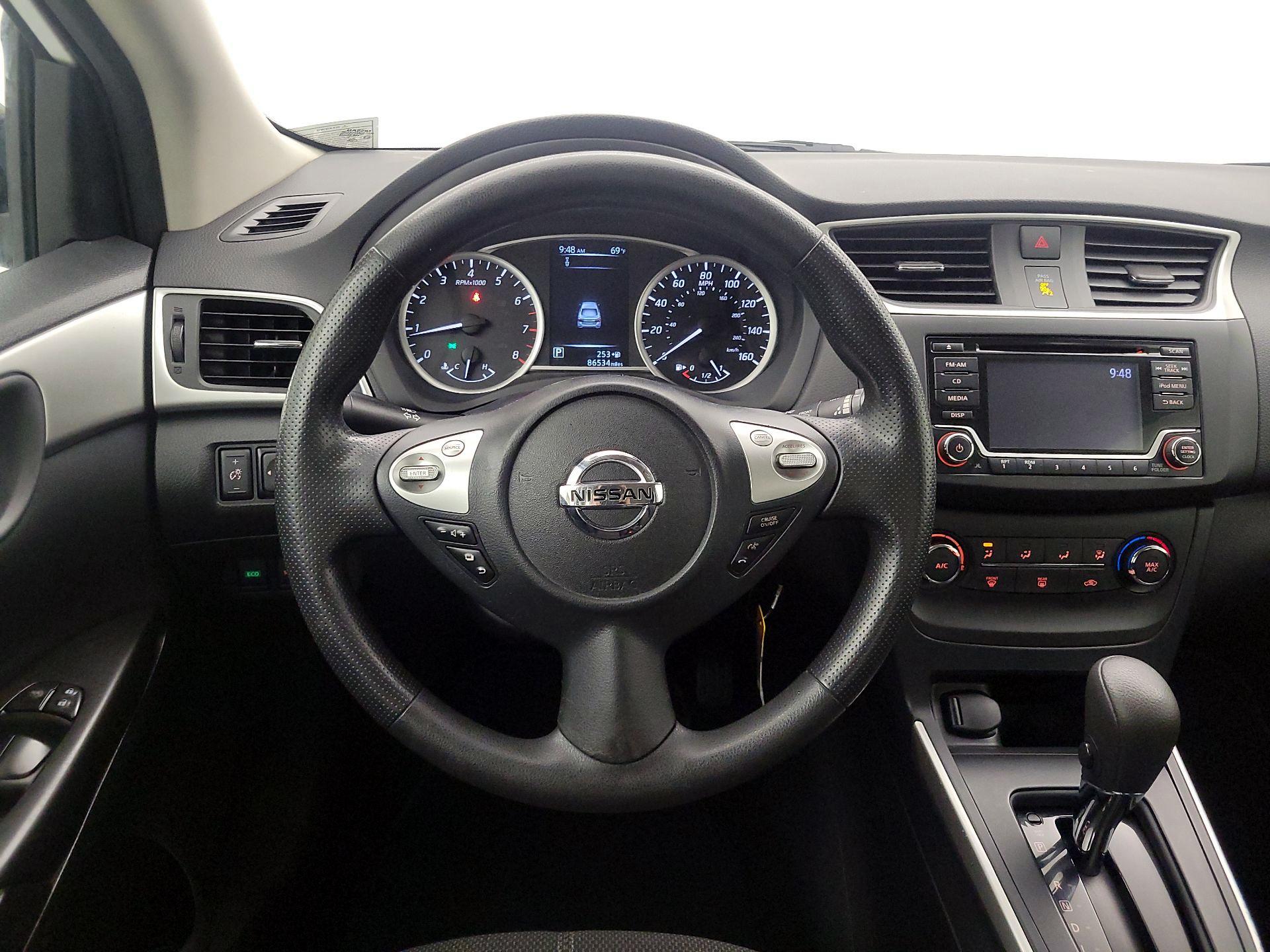 Thumbnail: 2018 Nissan Sentra - 10