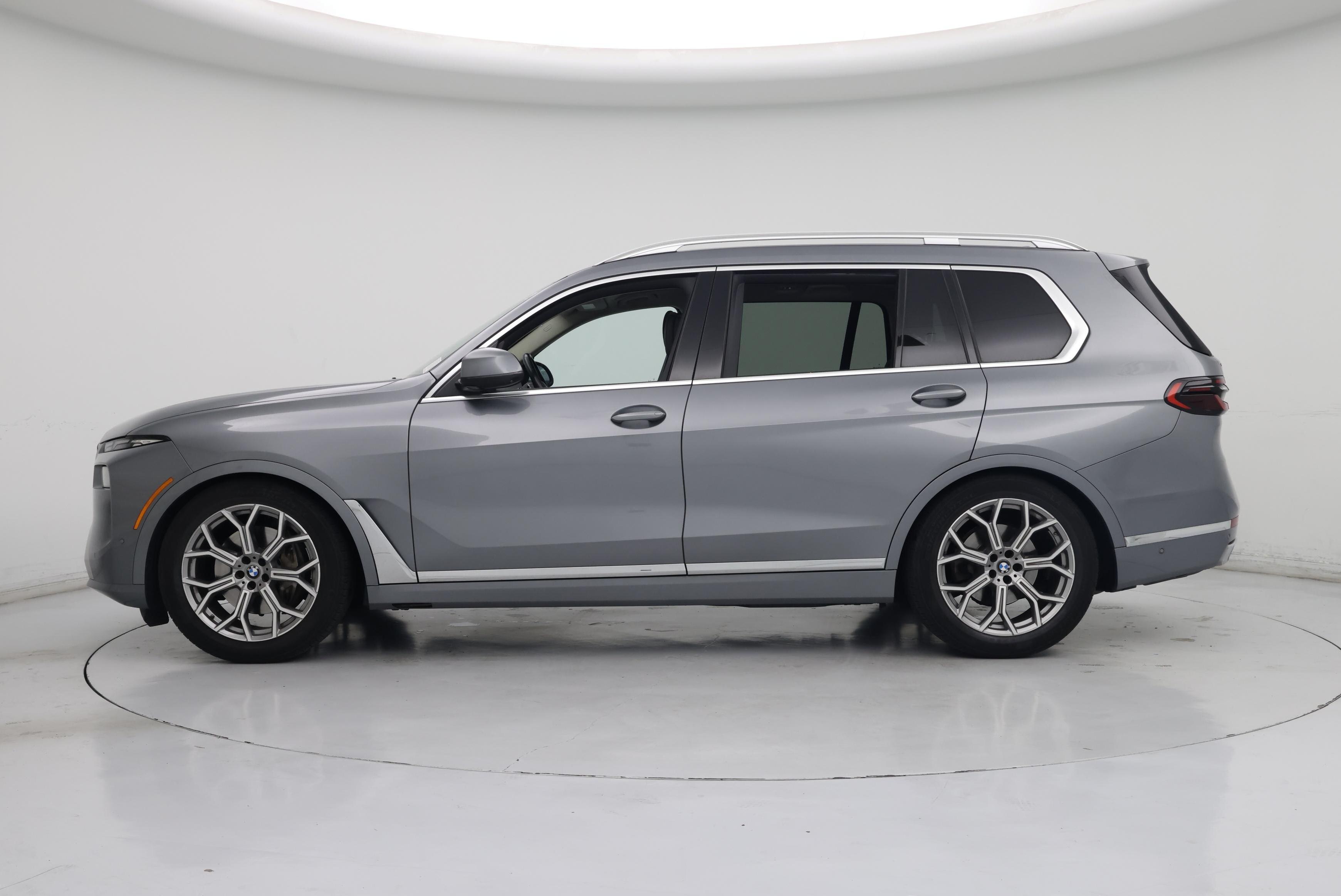 Thumbnail: 2023 BMW X7 - 3