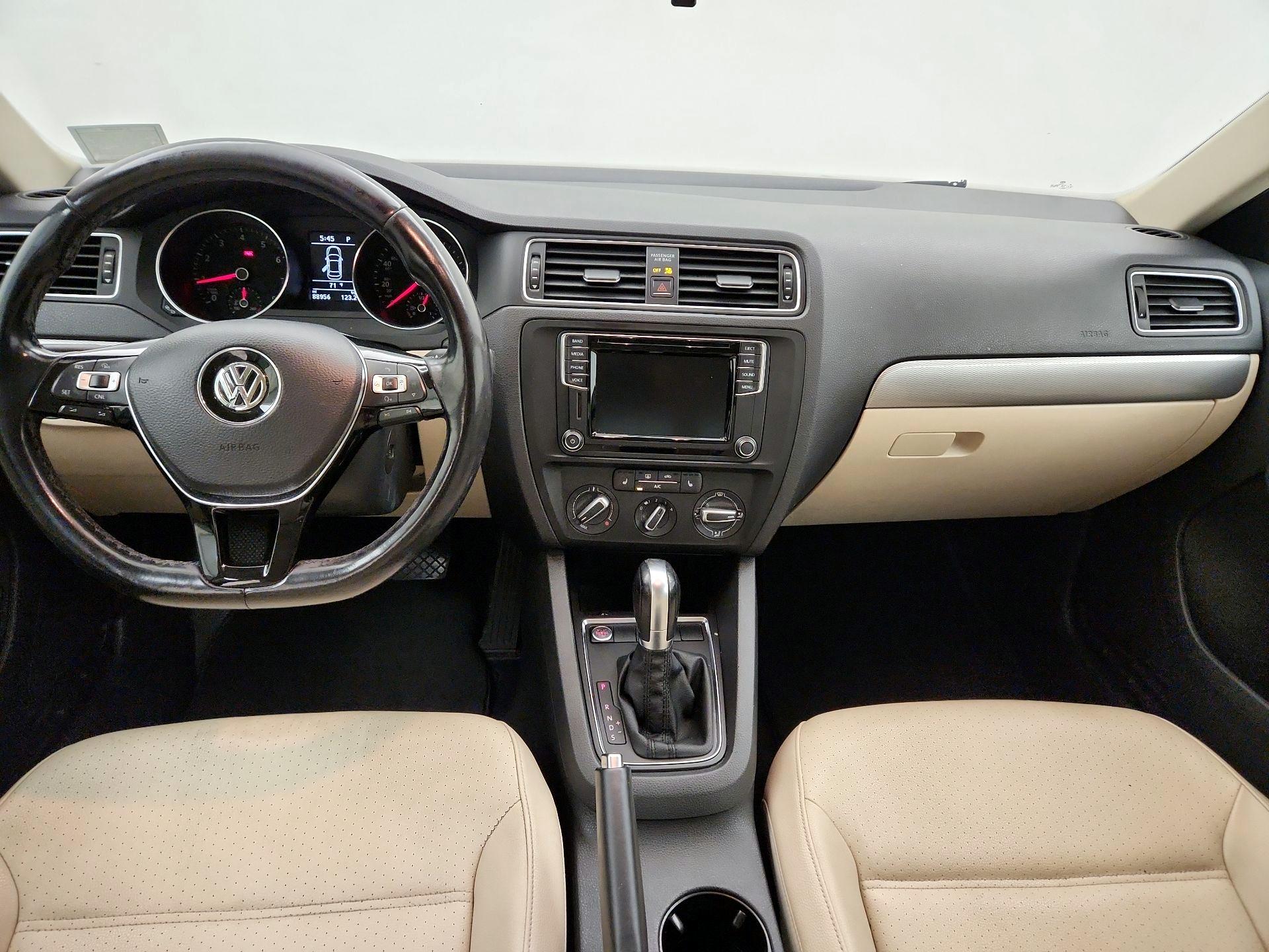 Thumbnail: 2017 Volkswagen Jetta - 9