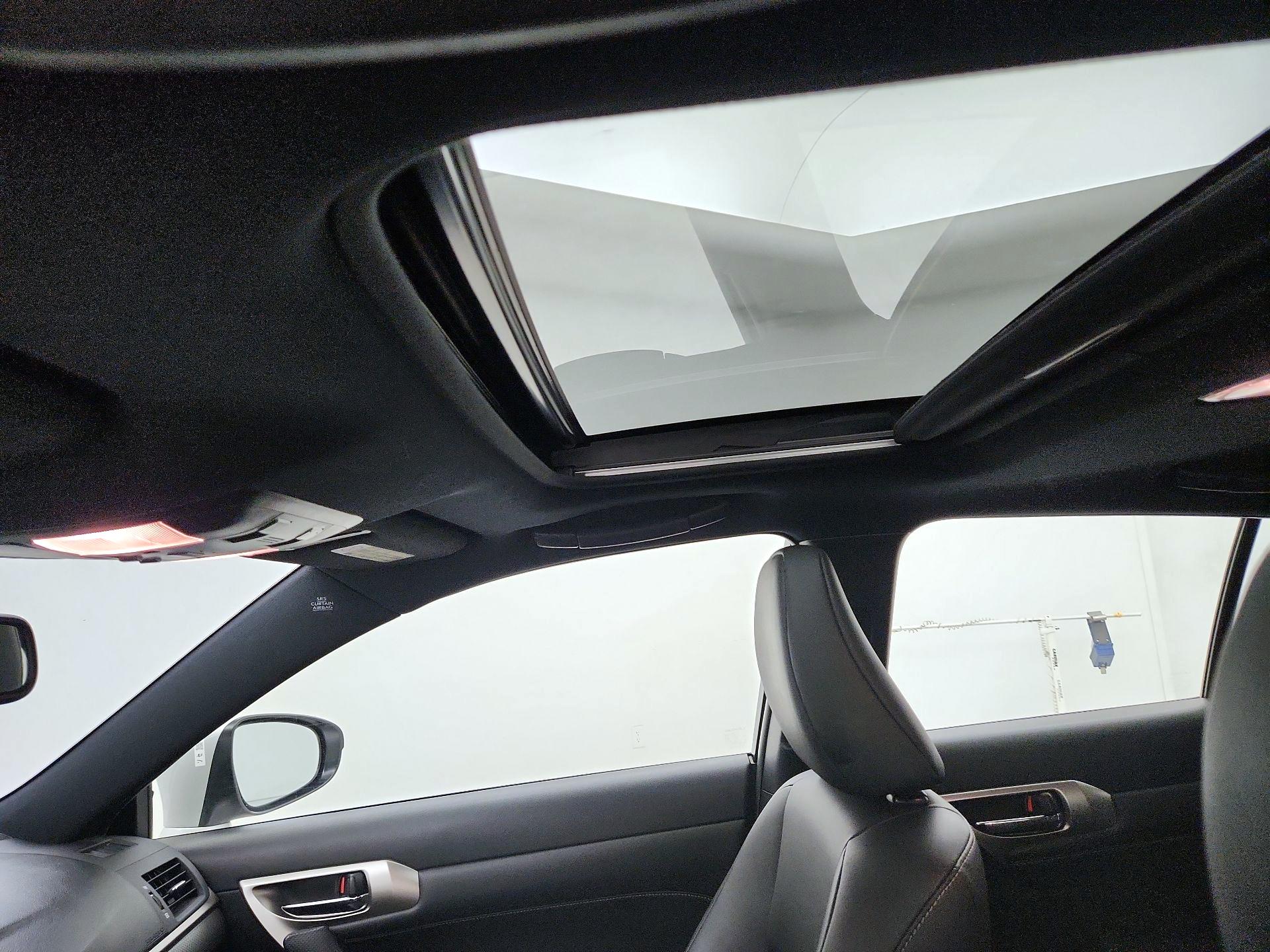Thumbnail: 2015 Lexus CT - 18