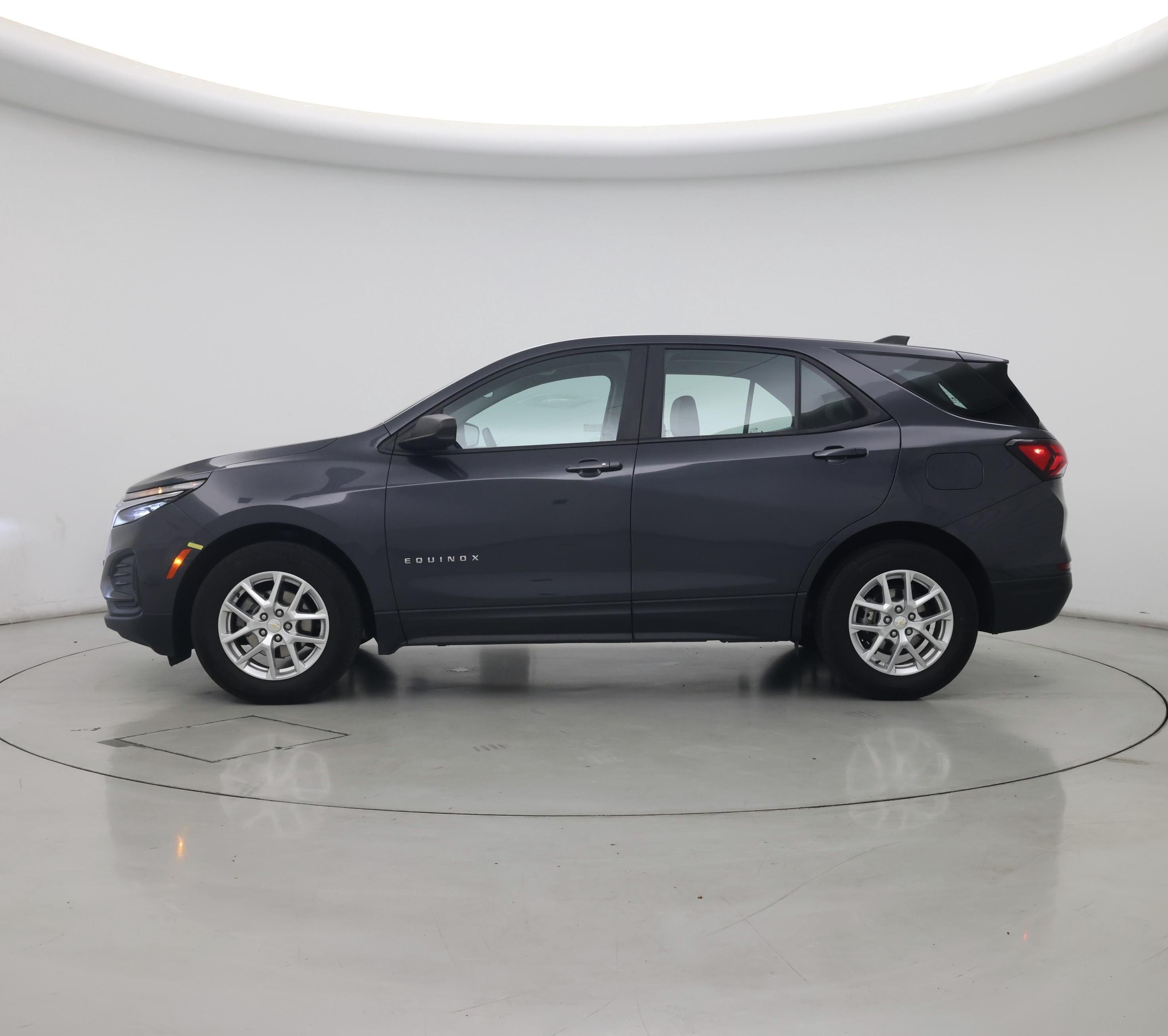 Thumbnail: 2022 Chevrolet Equinox - 3