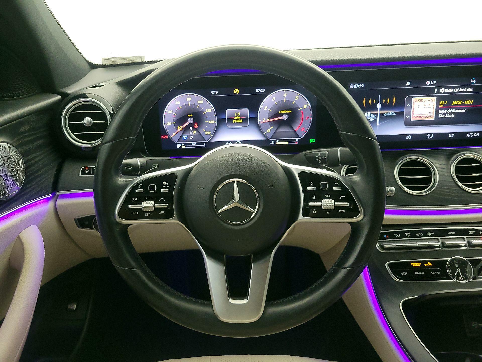 Thumbnail: 2020 Mercedes-Benz E-Class - 10