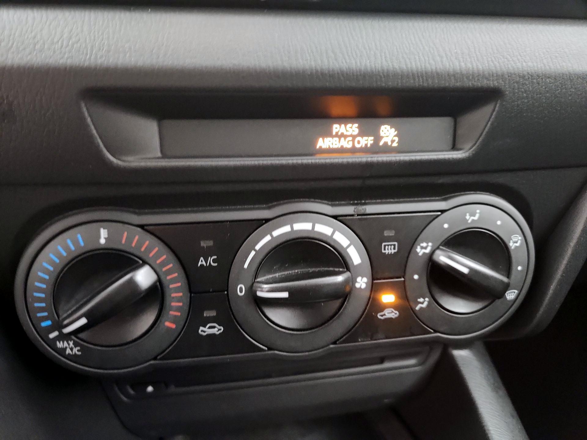 Thumbnail: 2014 Mazda Mazda3 - 15