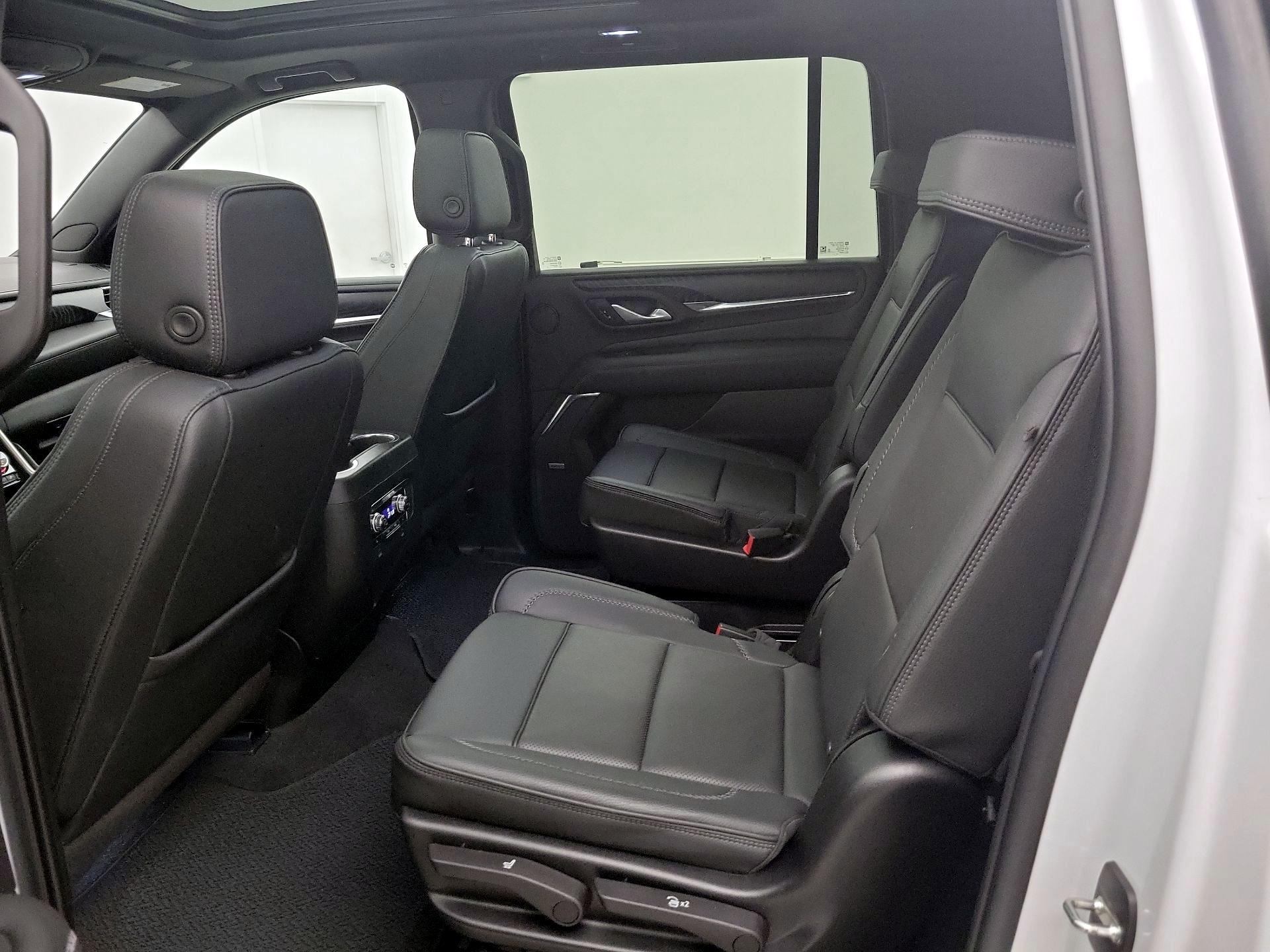 Thumbnail: 2022 GMC Yukon XL - 20