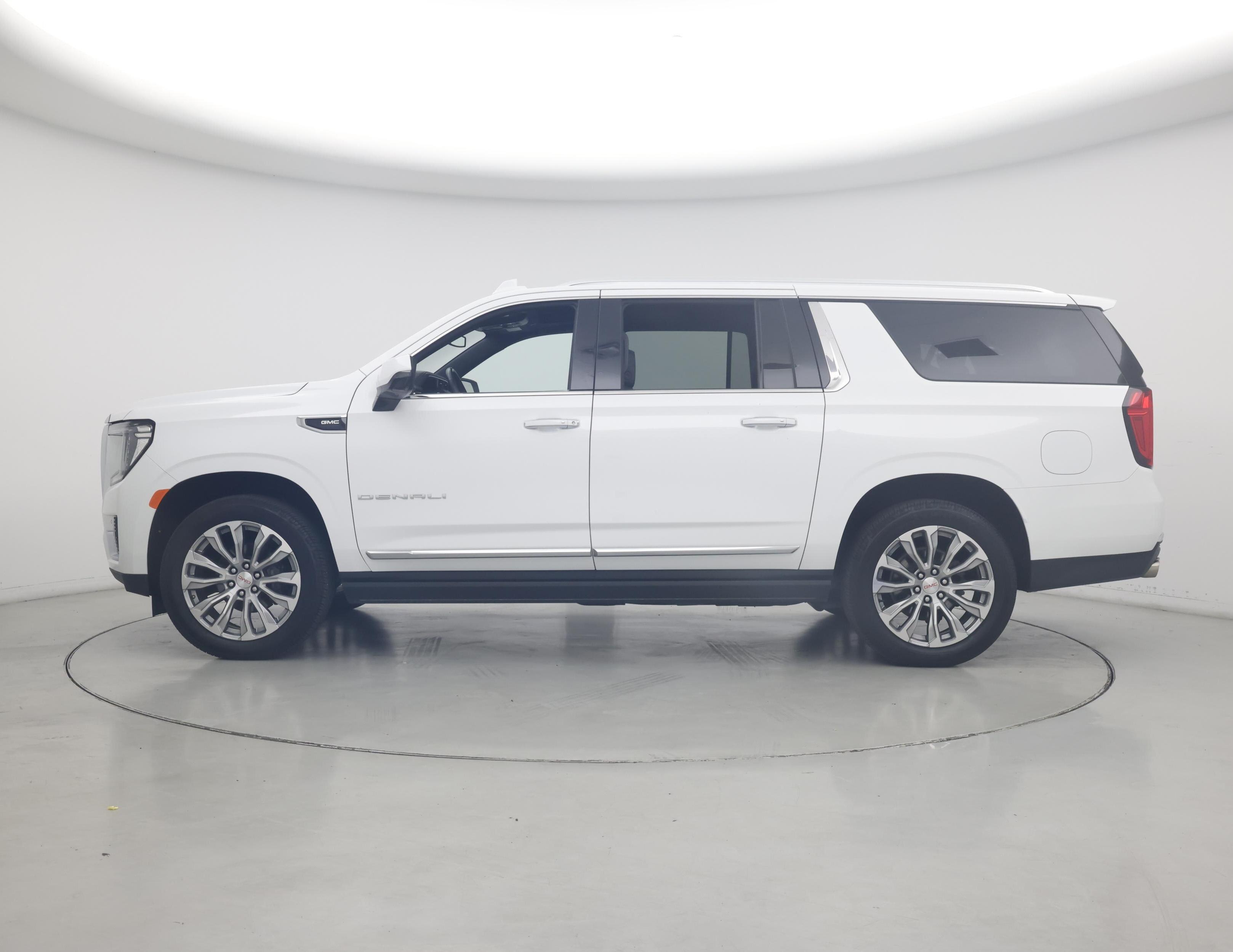 Thumbnail: 2022 GMC Yukon XL - 3