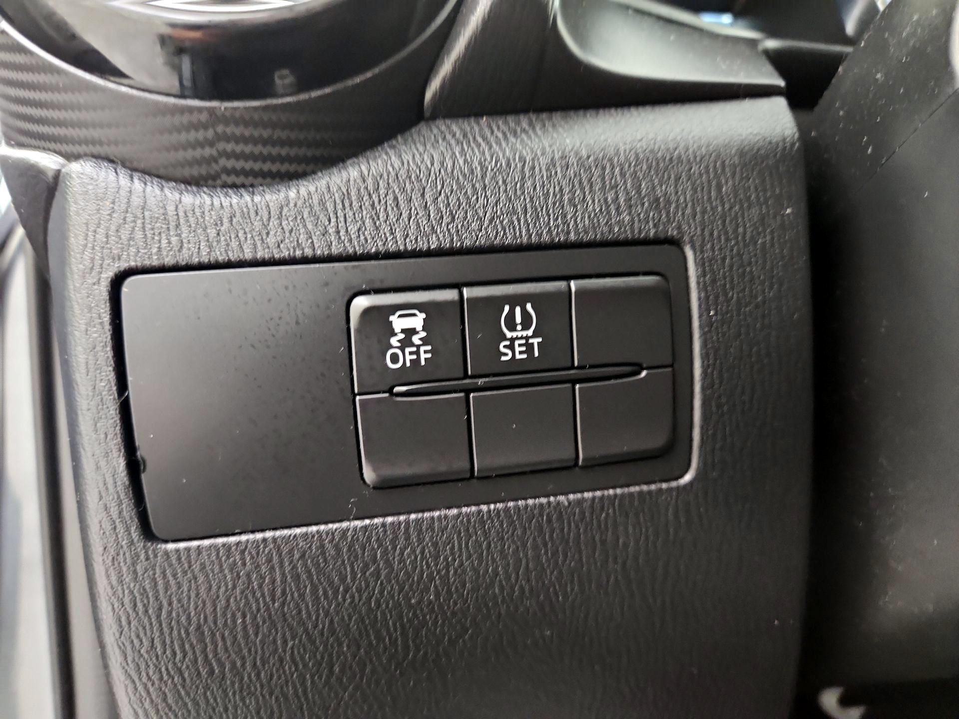 Thumbnail: 2018 Toyota Yaris iA - 13