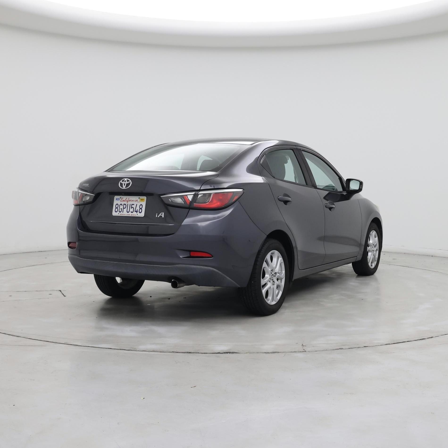 Thumbnail: 2018 Toyota Yaris iA - 8