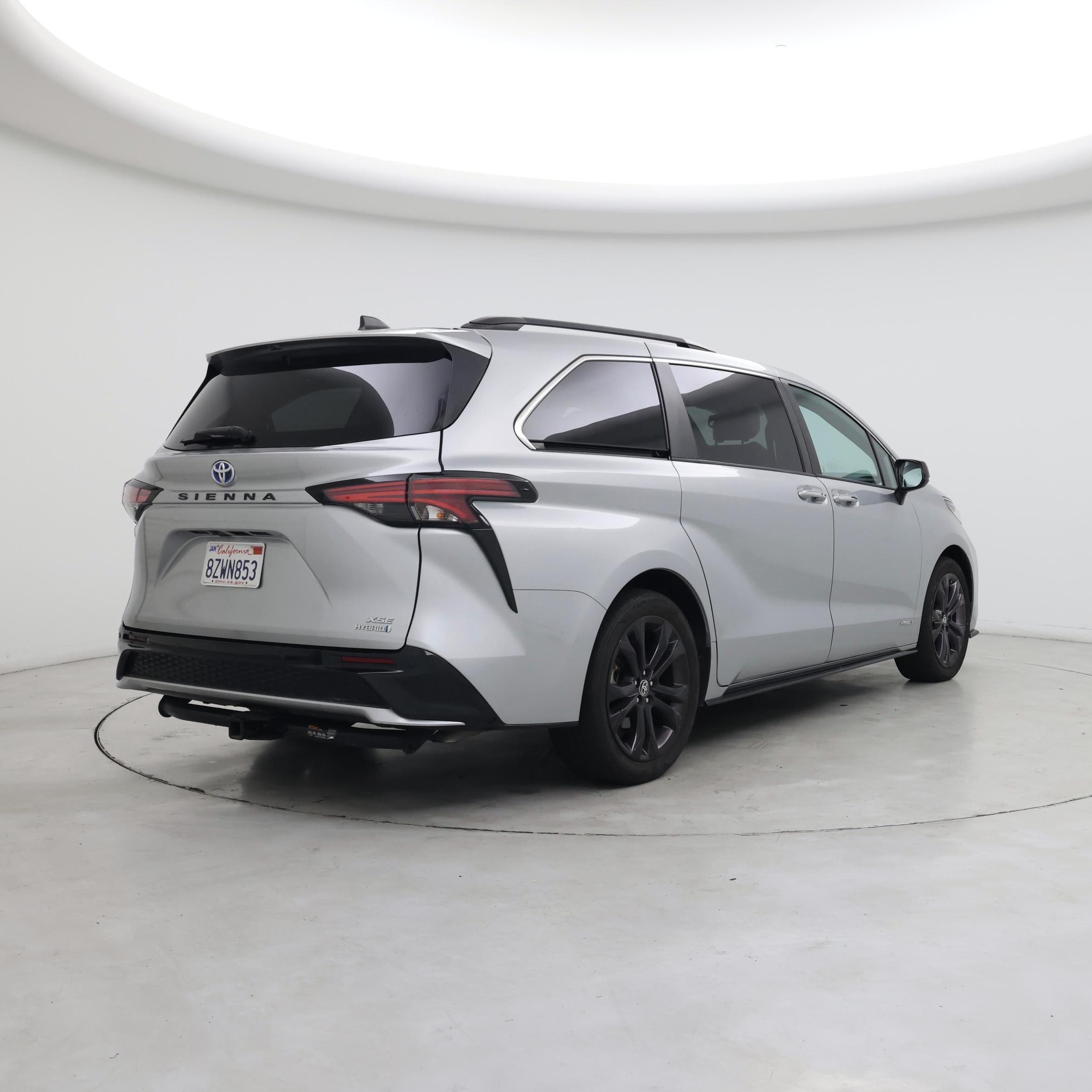 Thumbnail: 2021 Toyota Sienna - 8