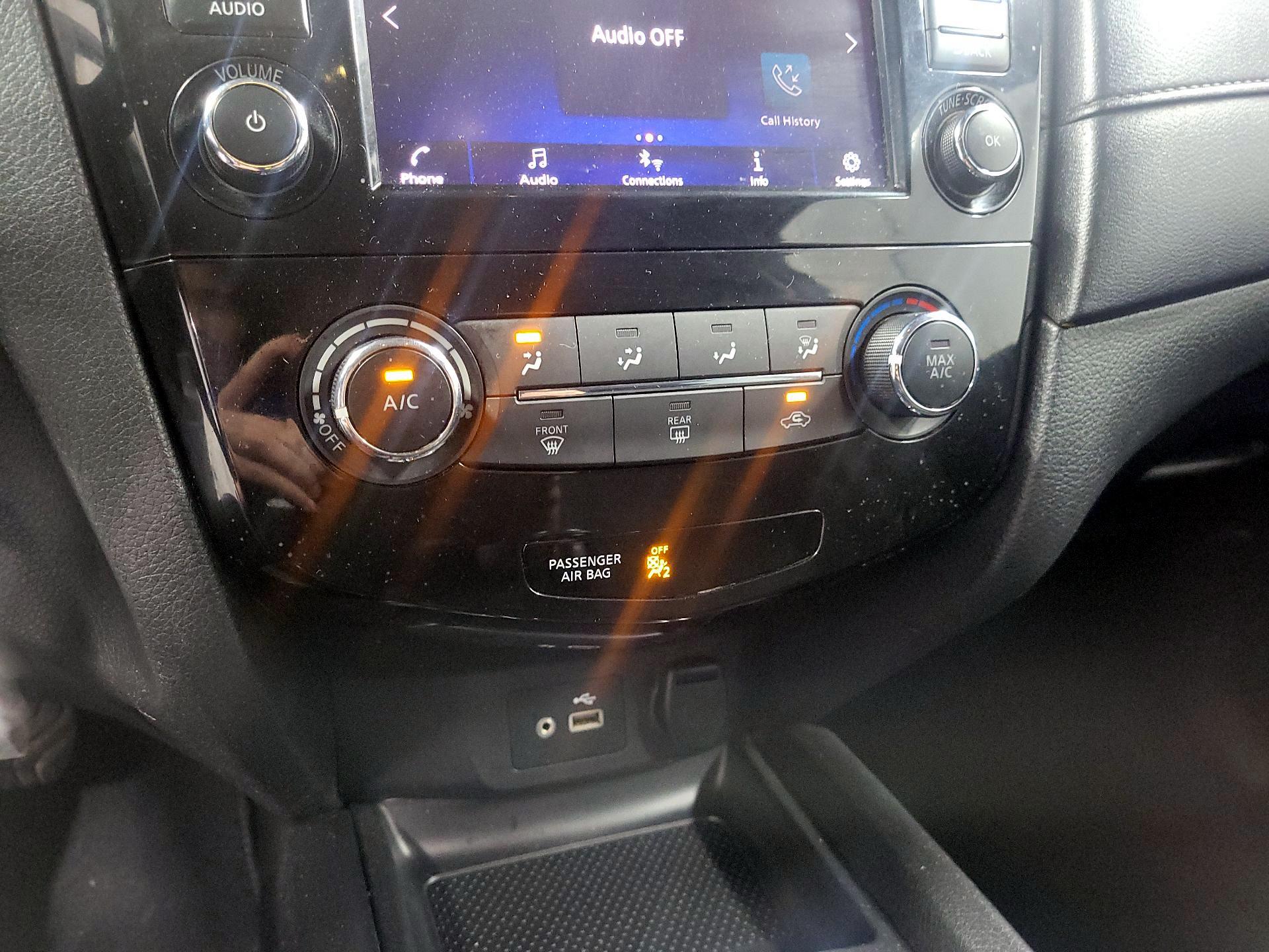 Thumbnail: 2019 Nissan Rogue - 15