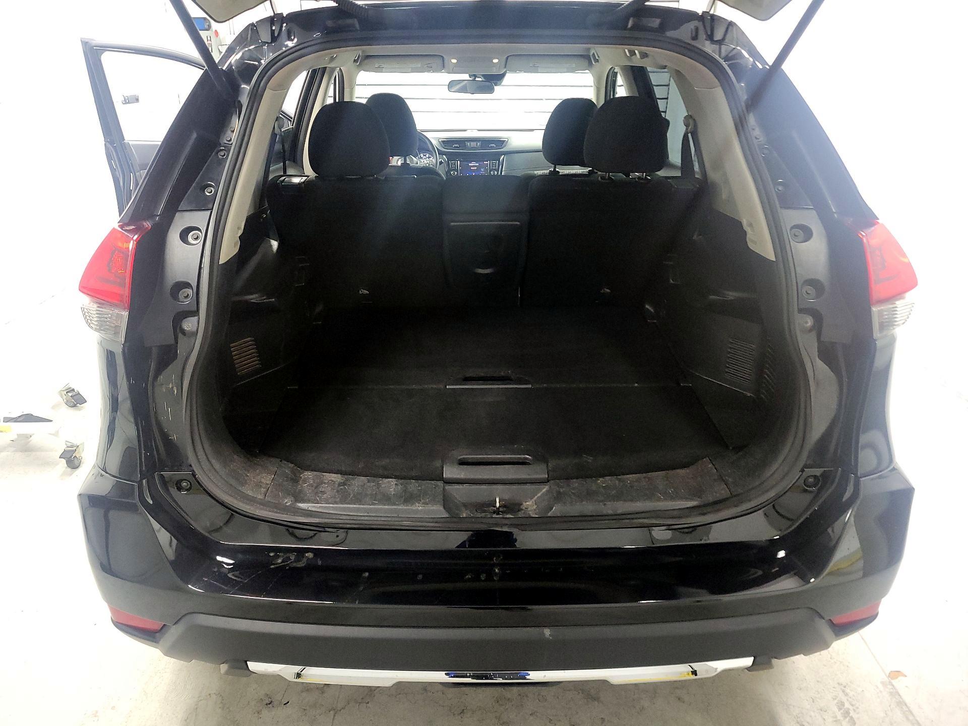 Thumbnail: 2019 Nissan Rogue - 18
