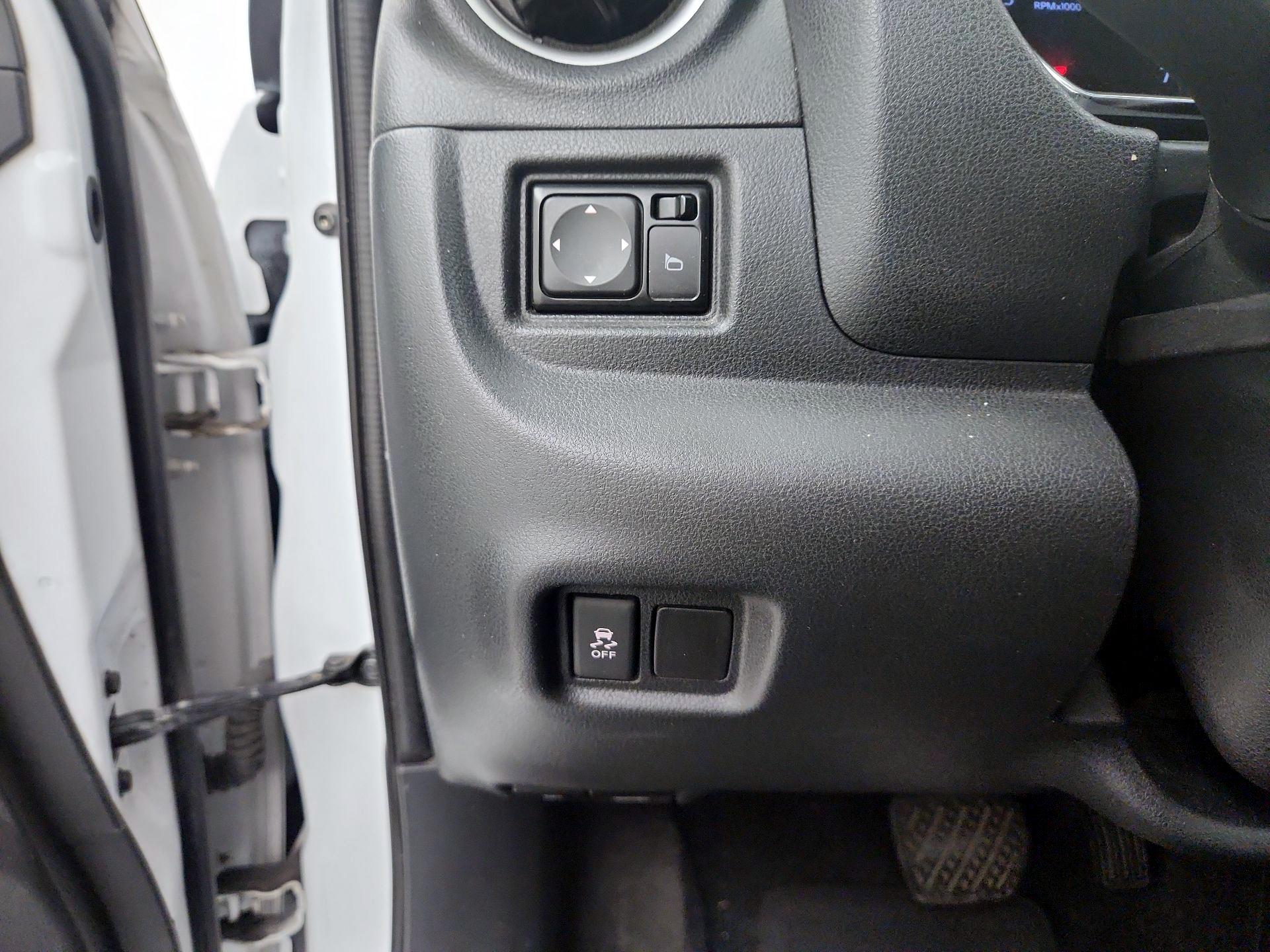 Thumbnail: 2014 Nissan Versa - 13