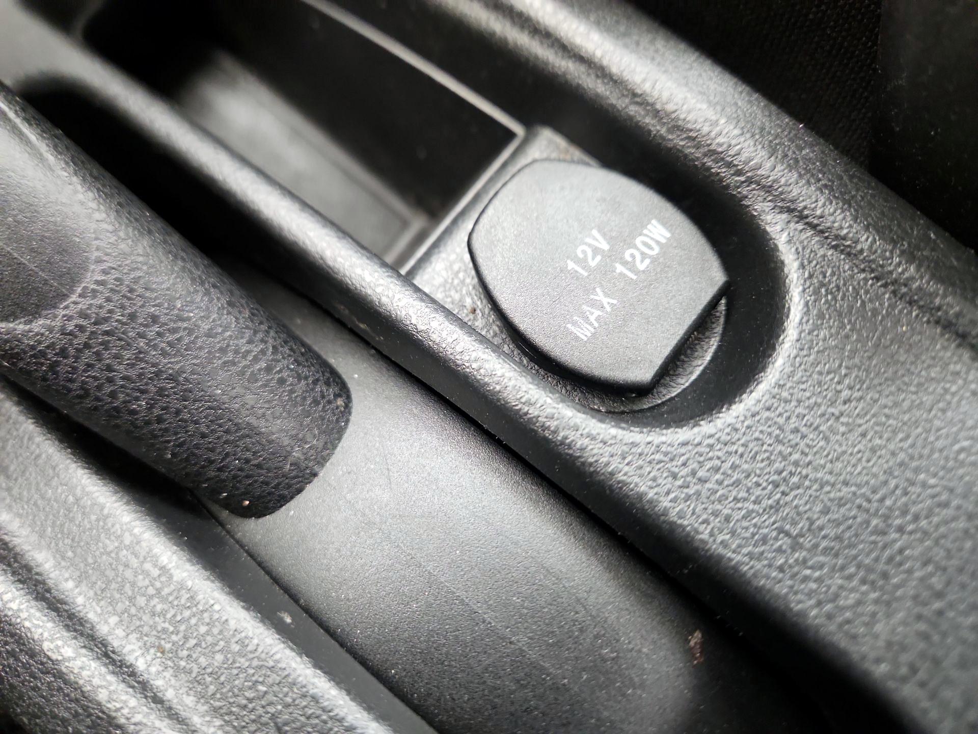 Thumbnail: 2014 Nissan Versa - 17