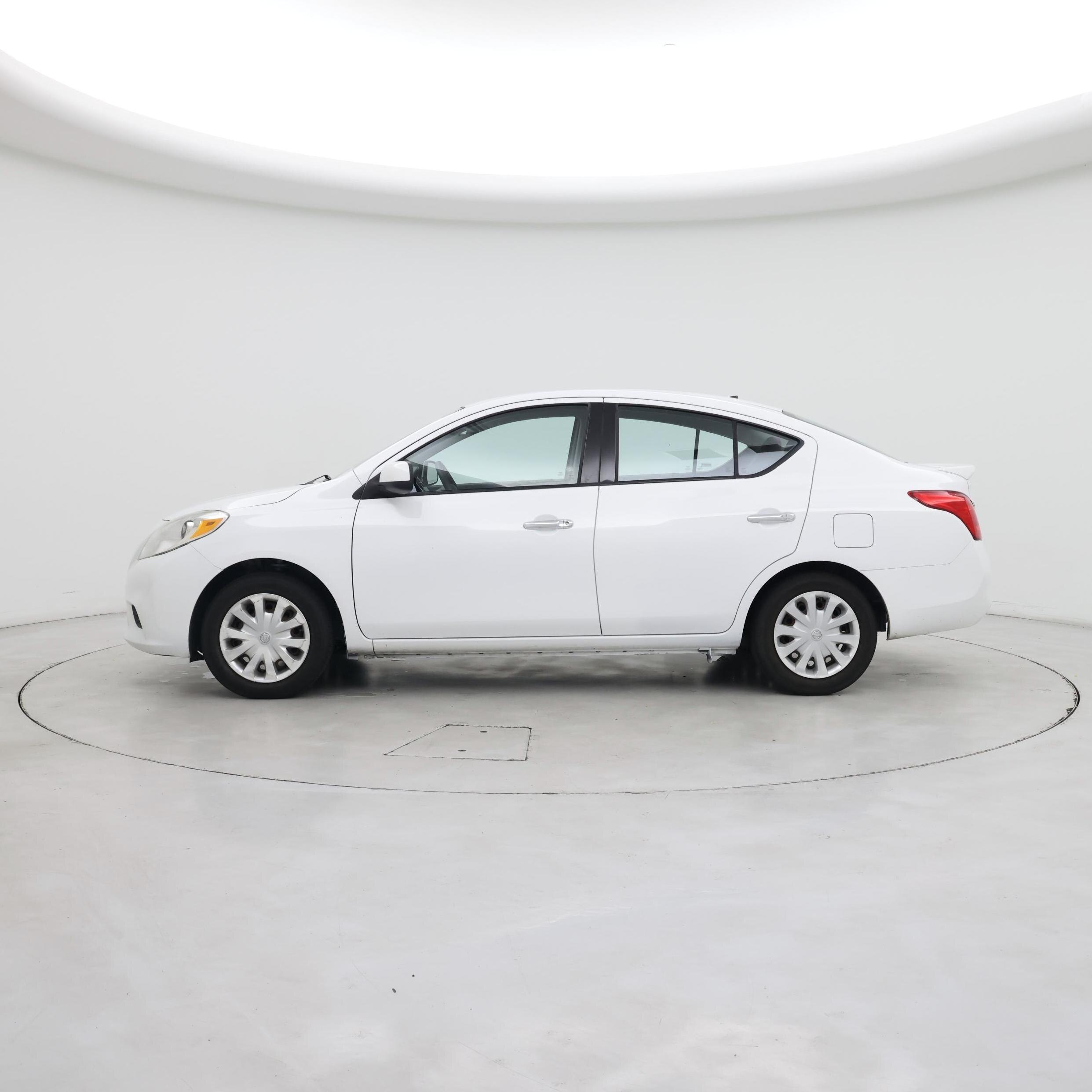 Thumbnail: 2014 Nissan Versa - 3