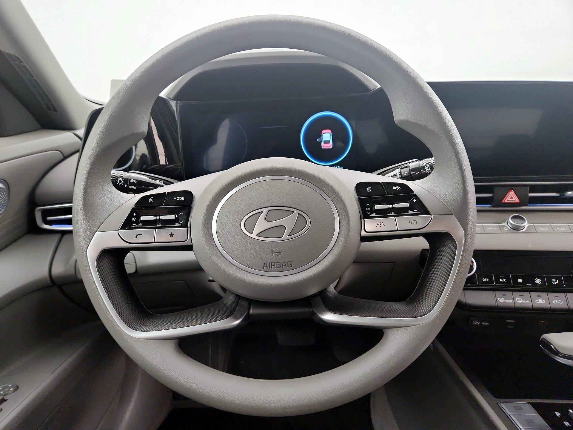 Thumbnail: 2024 Hyundai Elantra - 10
