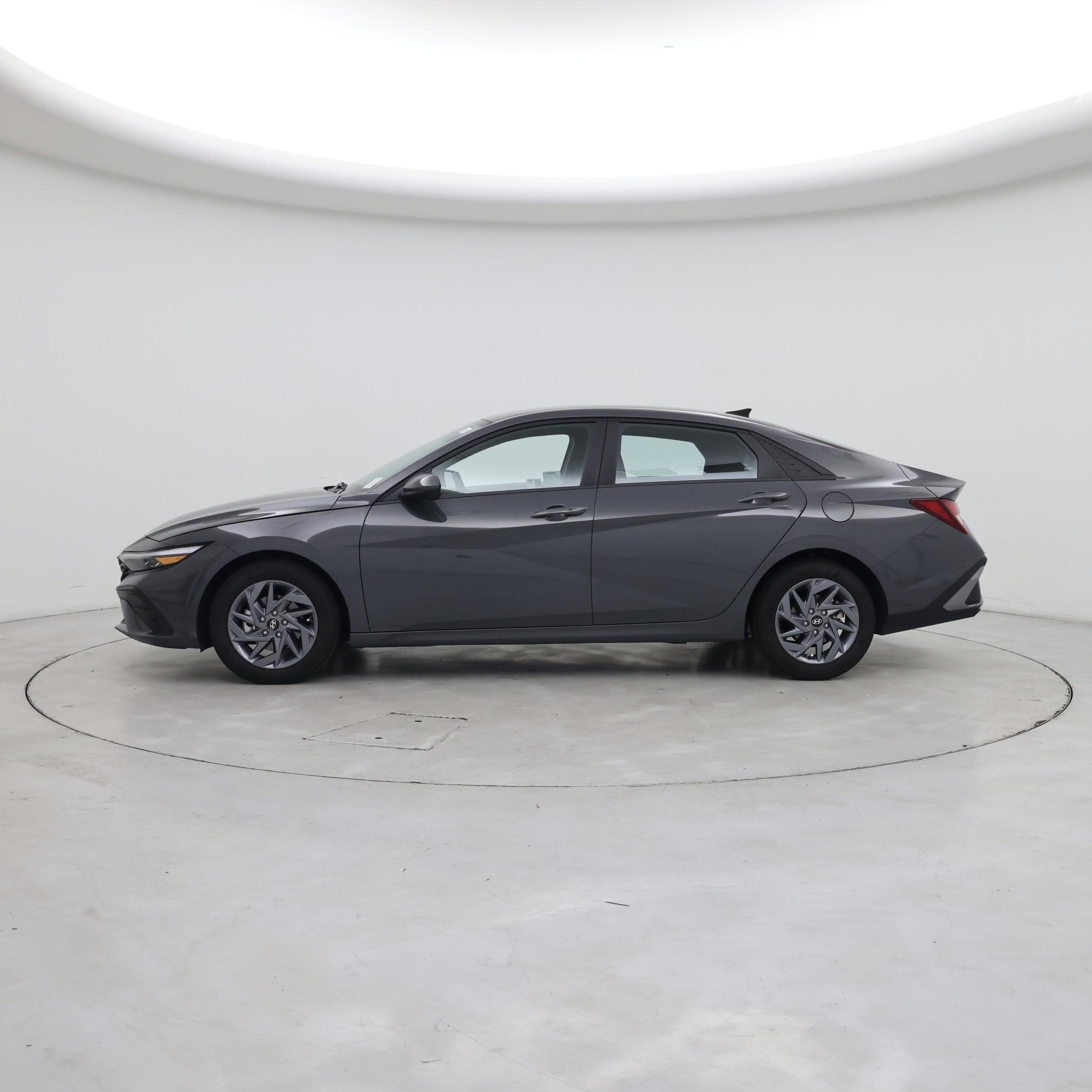 Thumbnail: 2024 Hyundai Elantra - 3