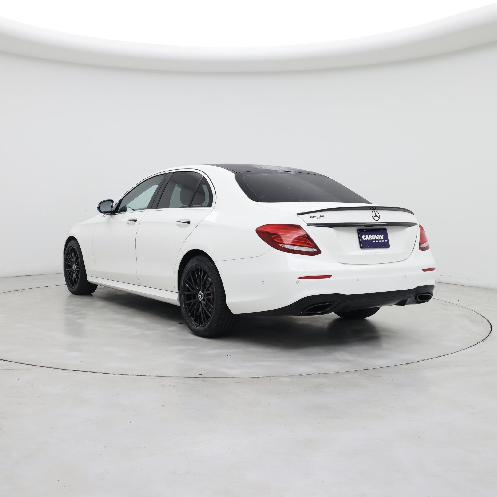Thumbnail: 2018 Mercedes-Benz E-Class - 2