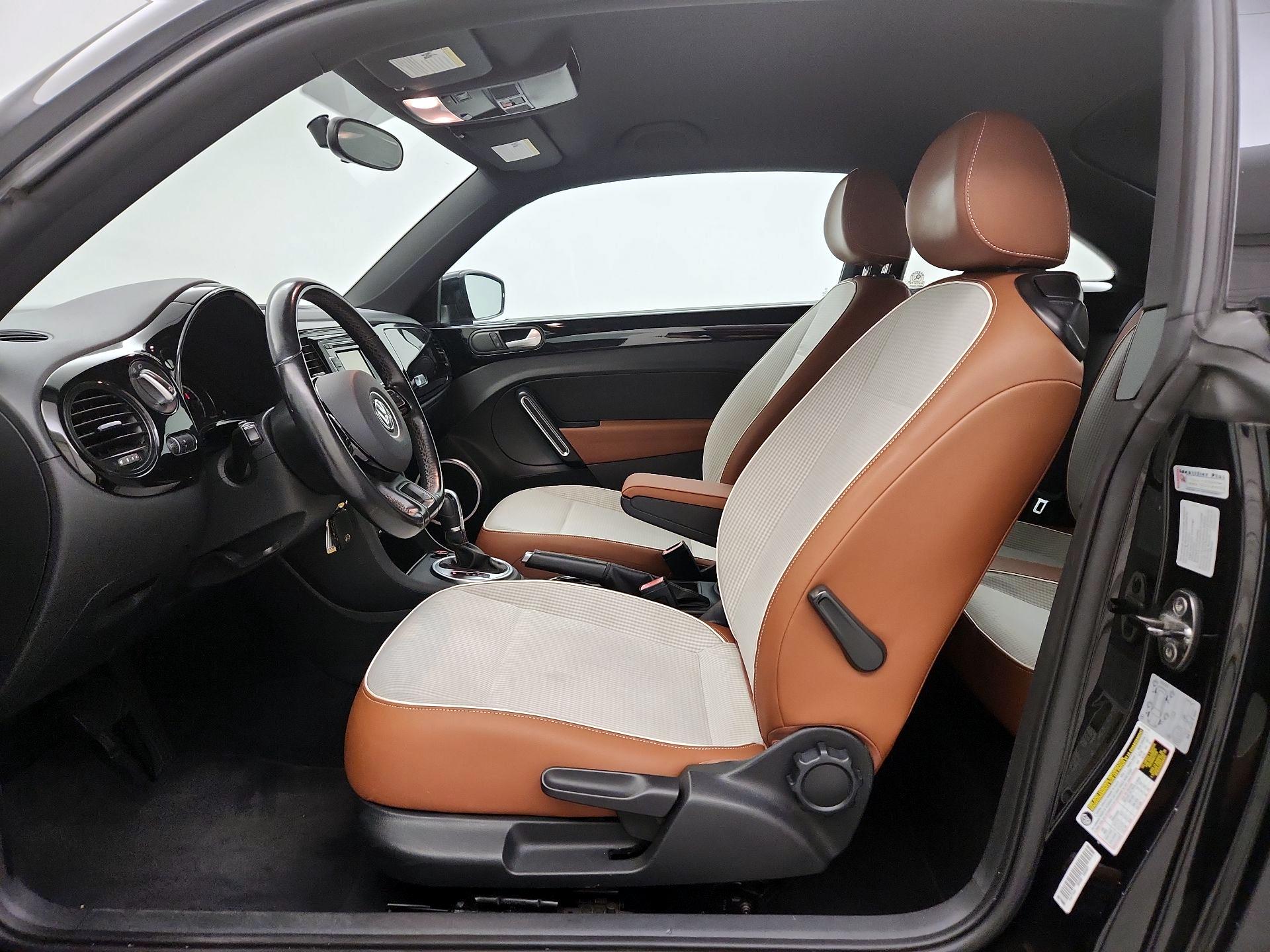 Thumbnail: 2015 Volkswagen Beetle - 11