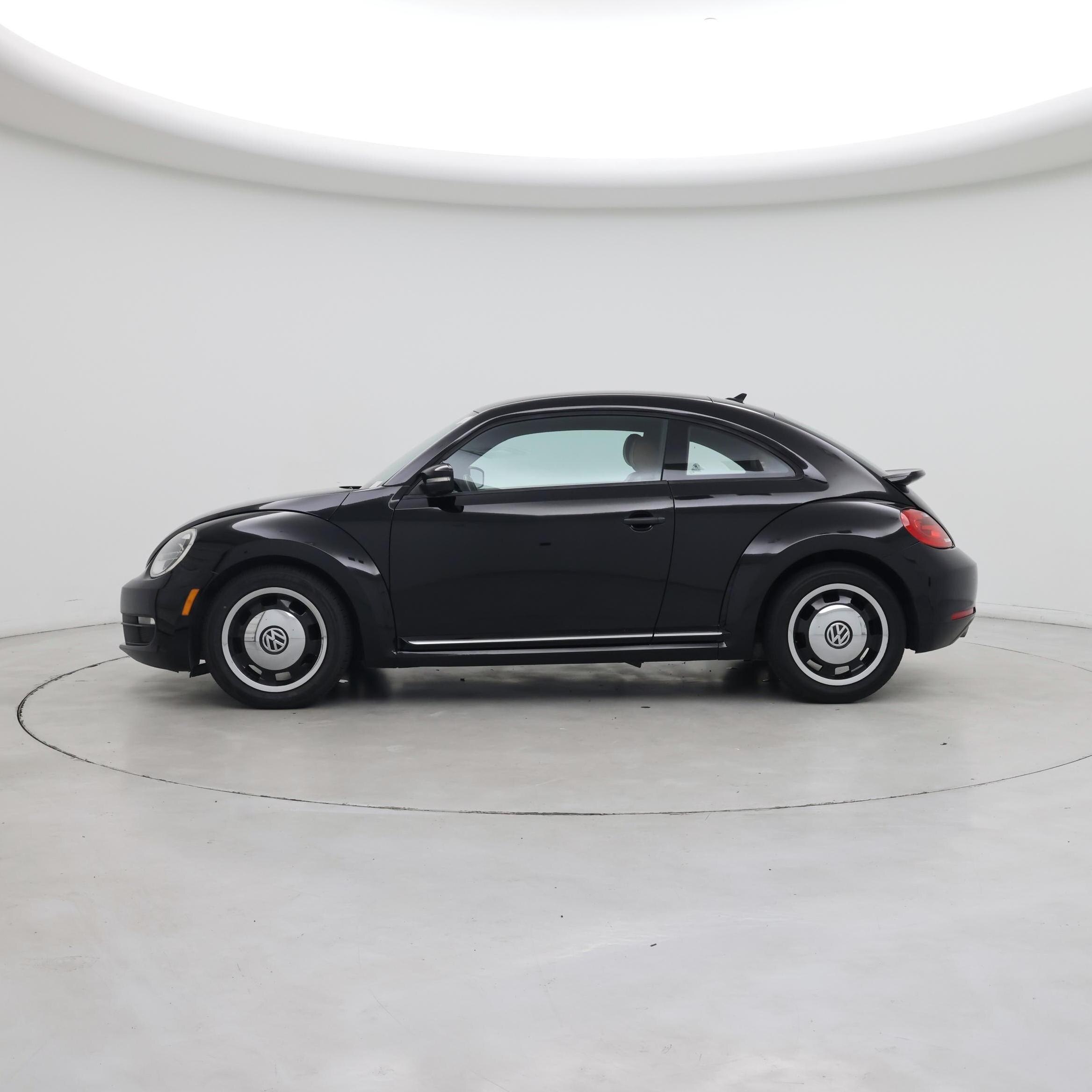 Thumbnail: 2015 Volkswagen Beetle - 3