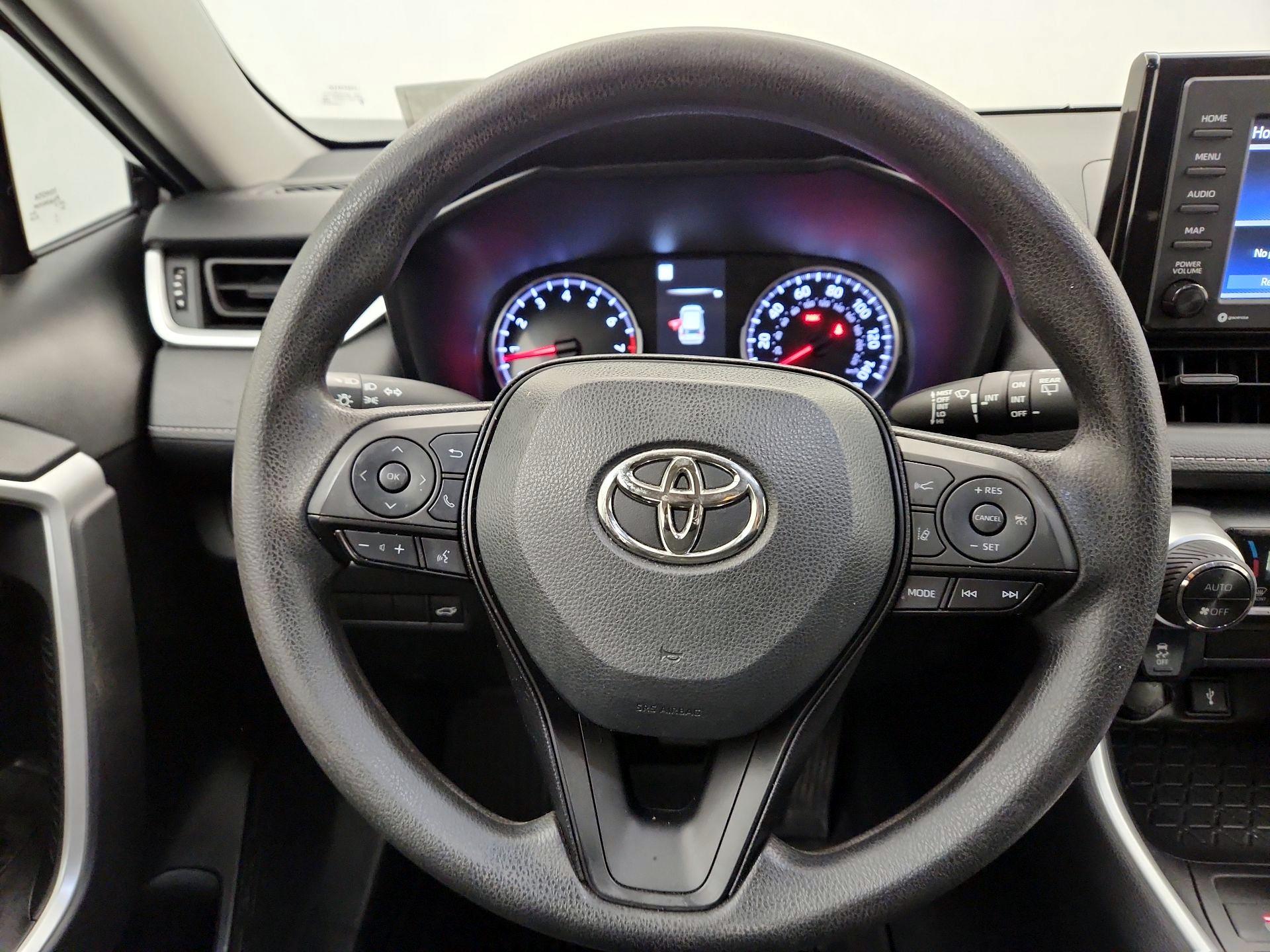 Thumbnail: 2022 Toyota RAV4 - 10