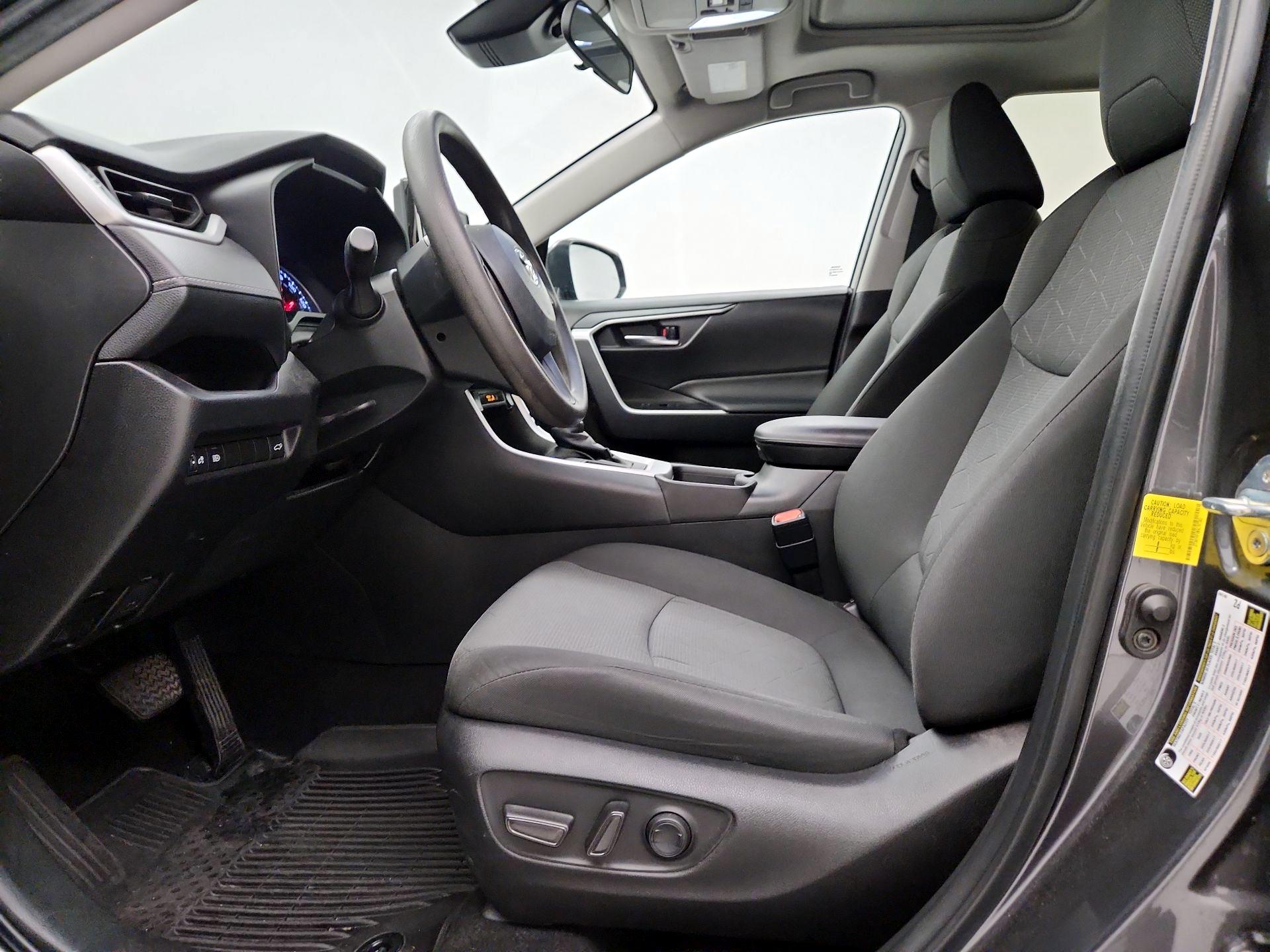 Thumbnail: 2022 Toyota RAV4 - 11