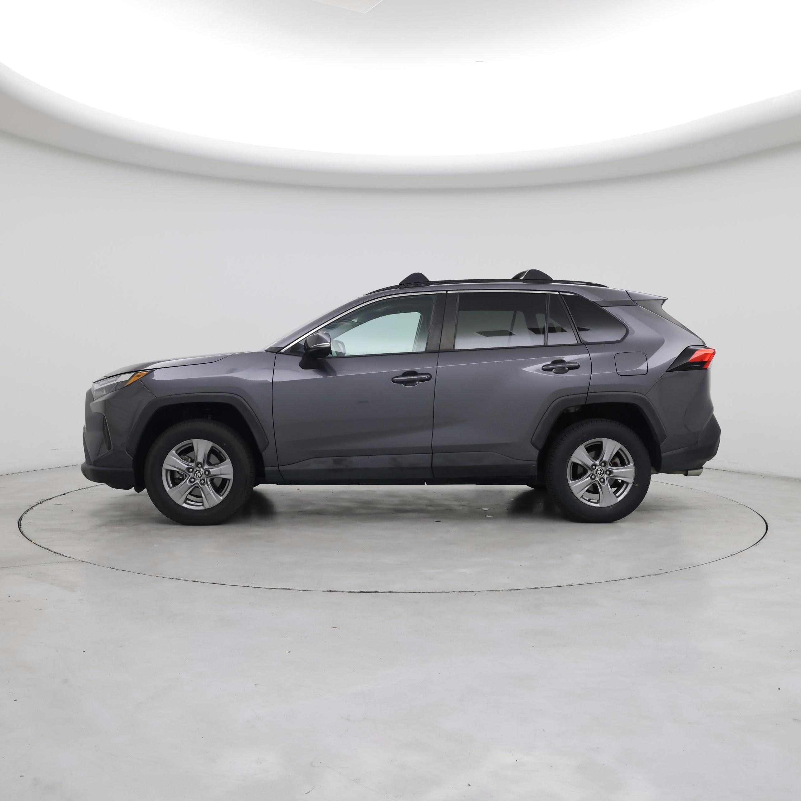 Thumbnail: 2022 Toyota RAV4 - 3