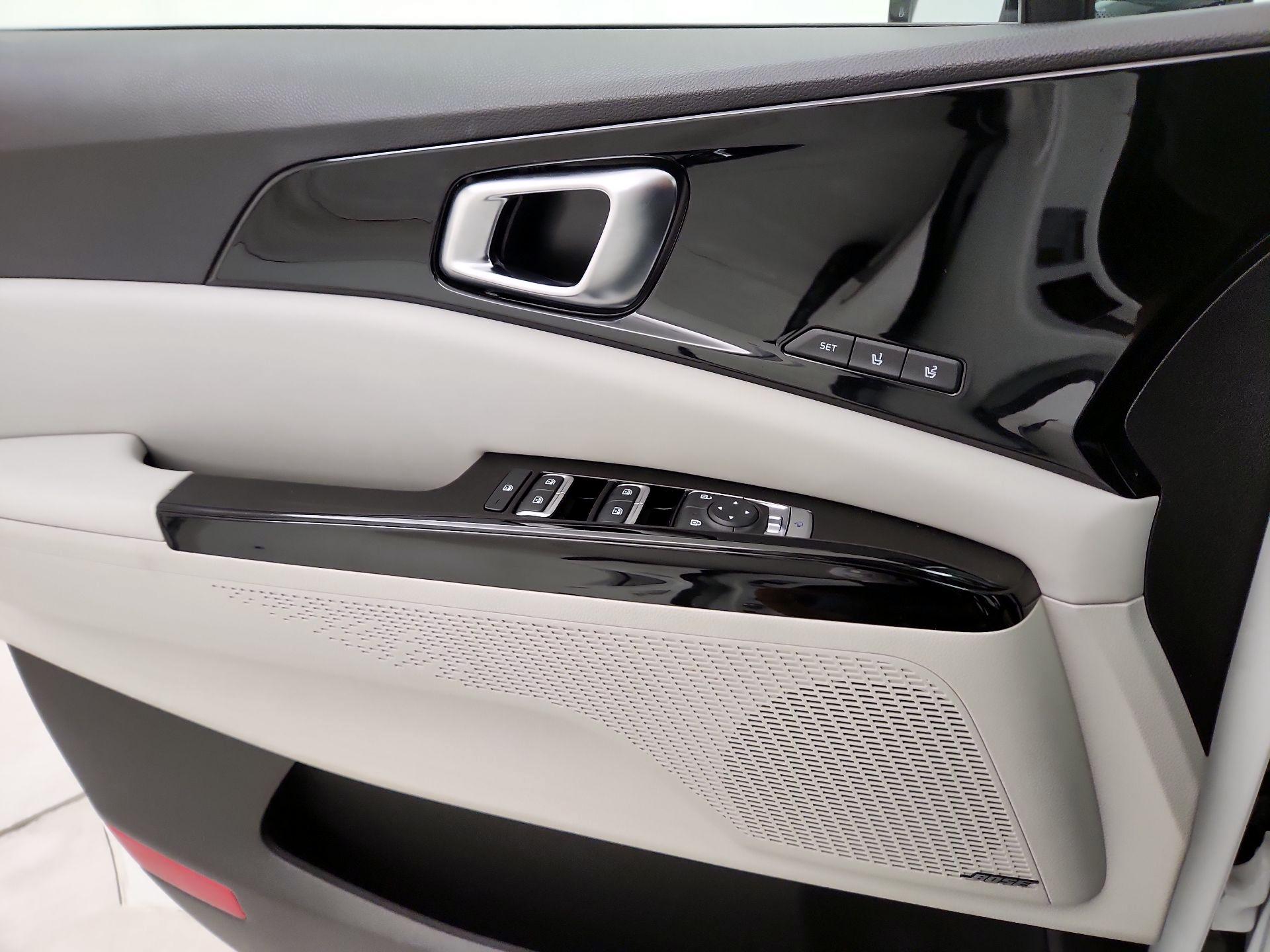 Thumbnail: 2023 Kia Carnival - 12