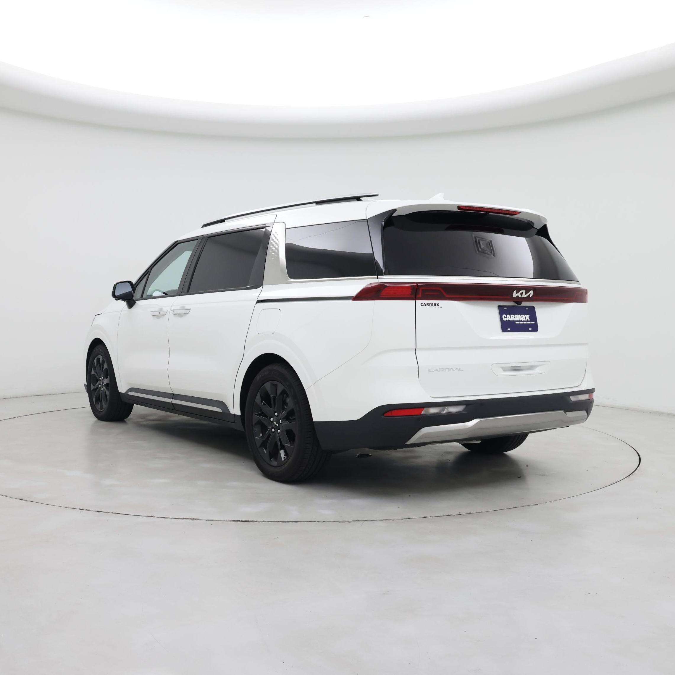 Thumbnail: 2023 Kia Carnival - 2