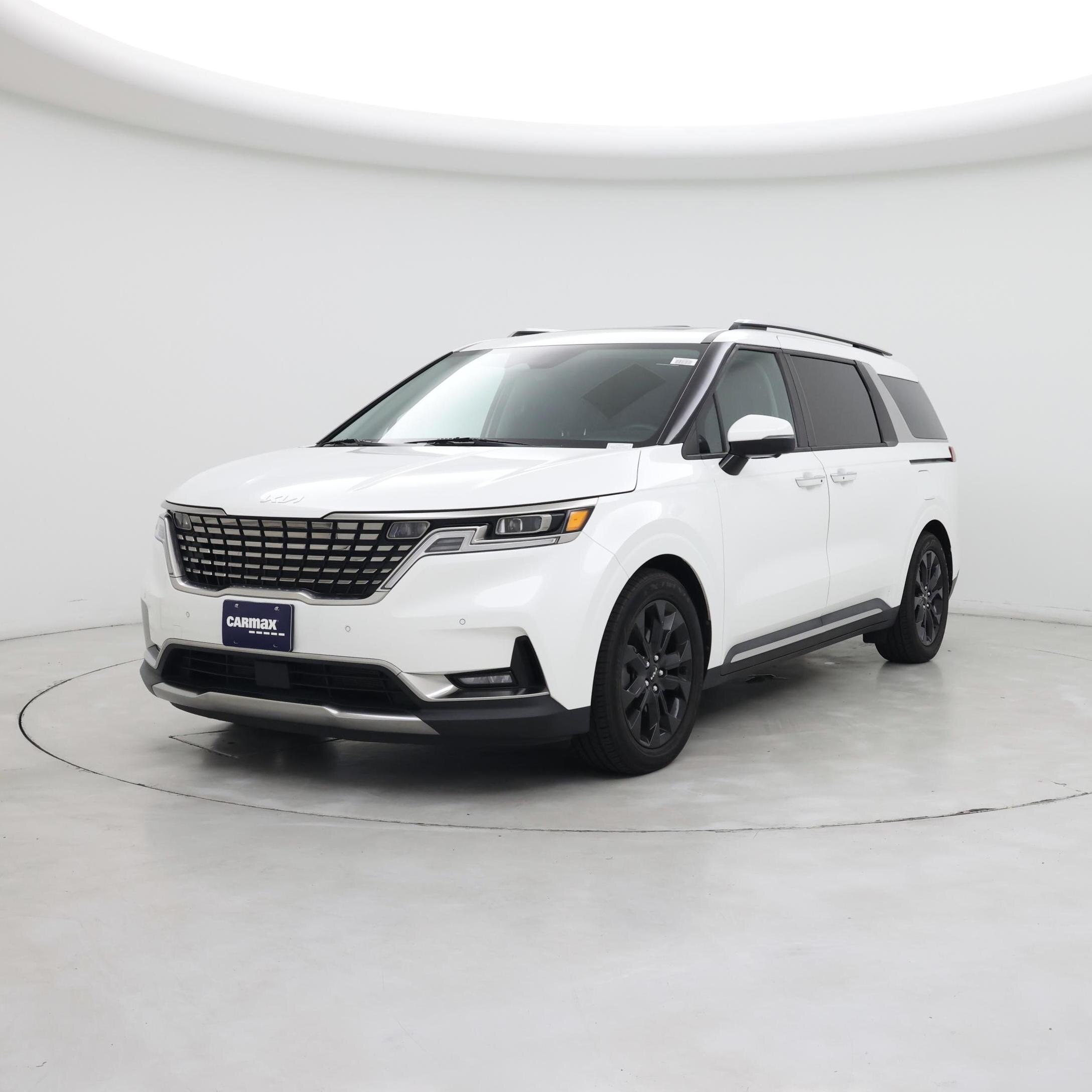 Thumbnail: 2023 Kia Carnival - 4