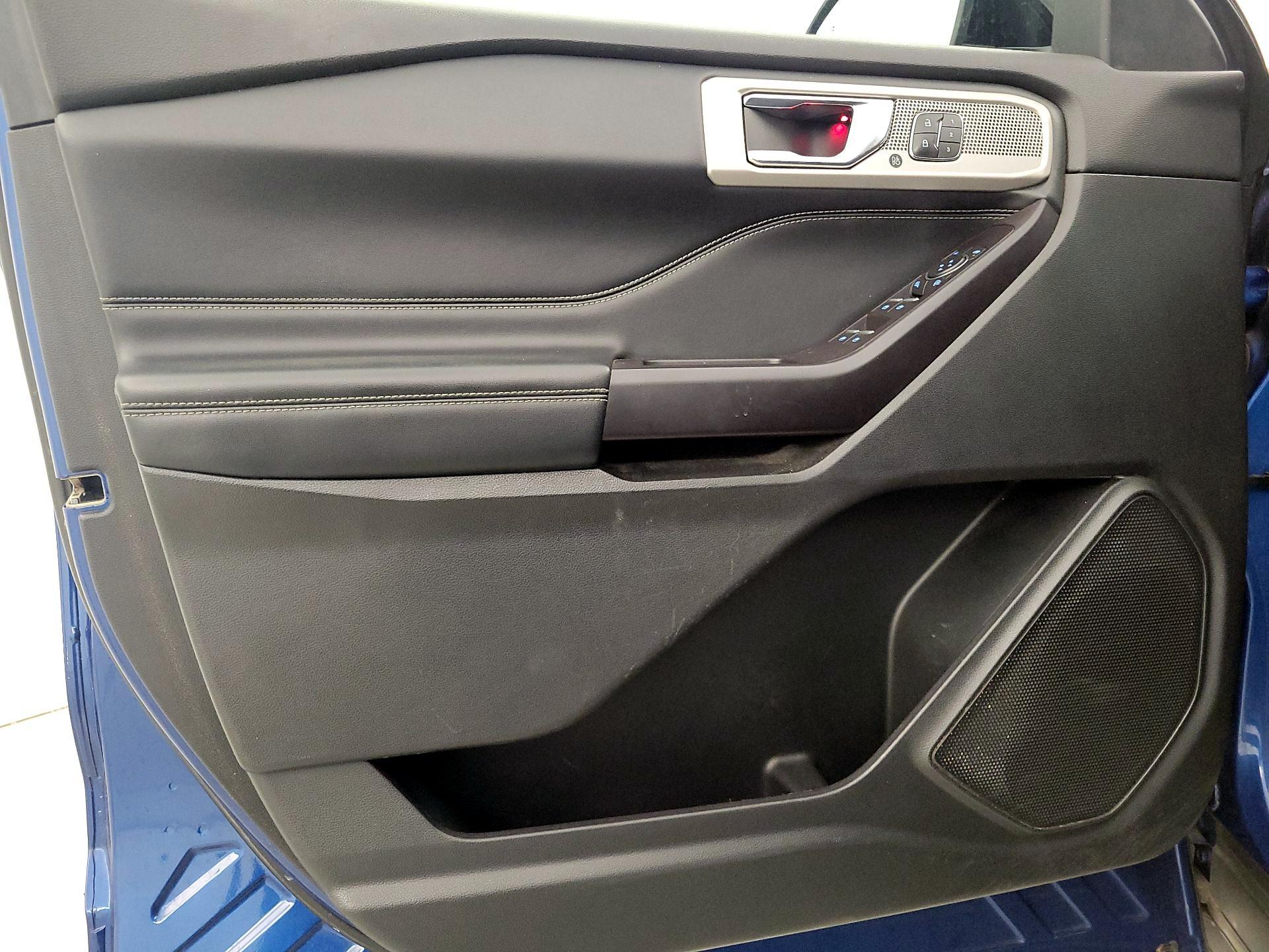 Thumbnail: 2020 Ford Explorer - 12