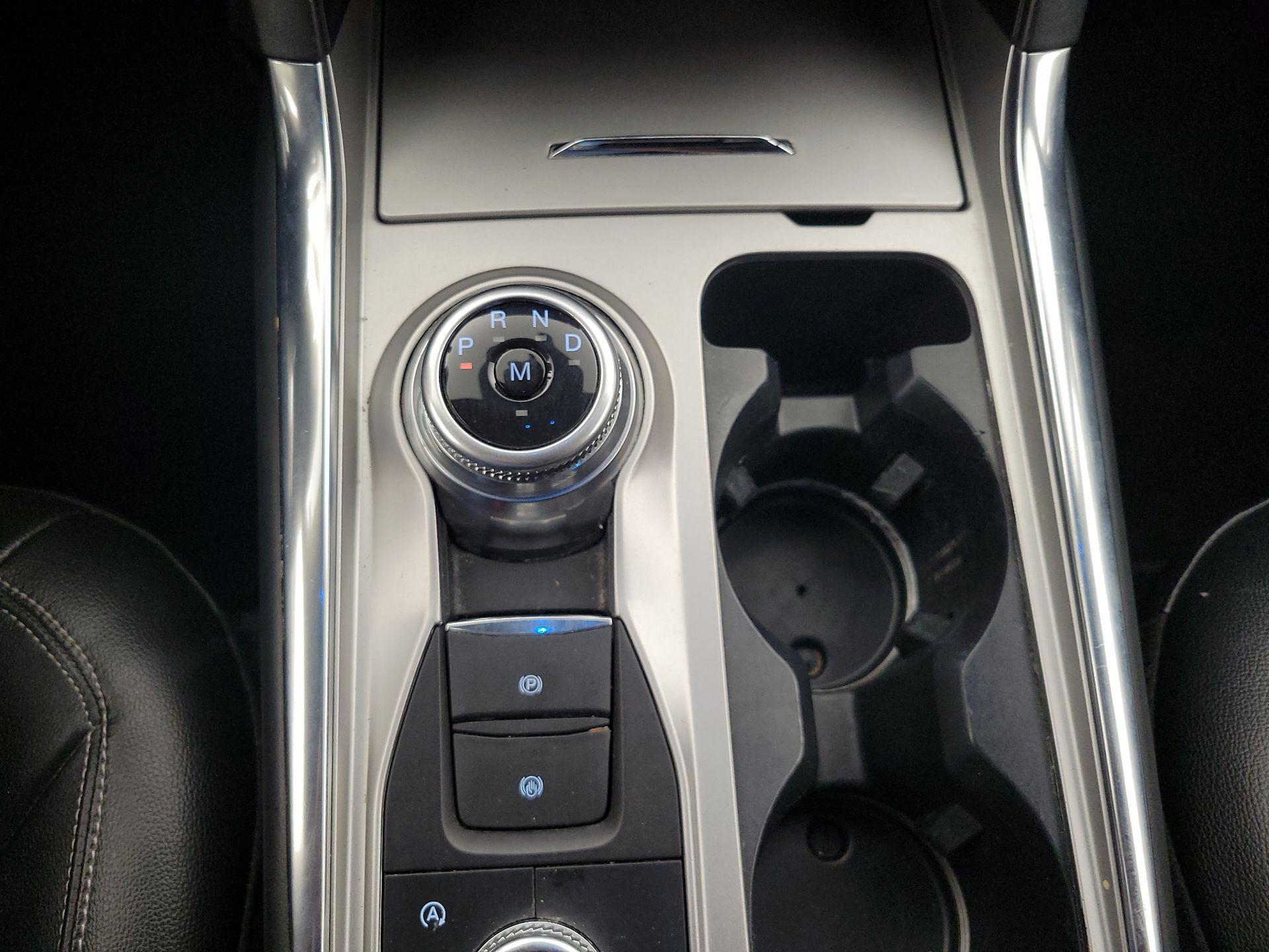 Thumbnail: 2020 Ford Explorer - 18