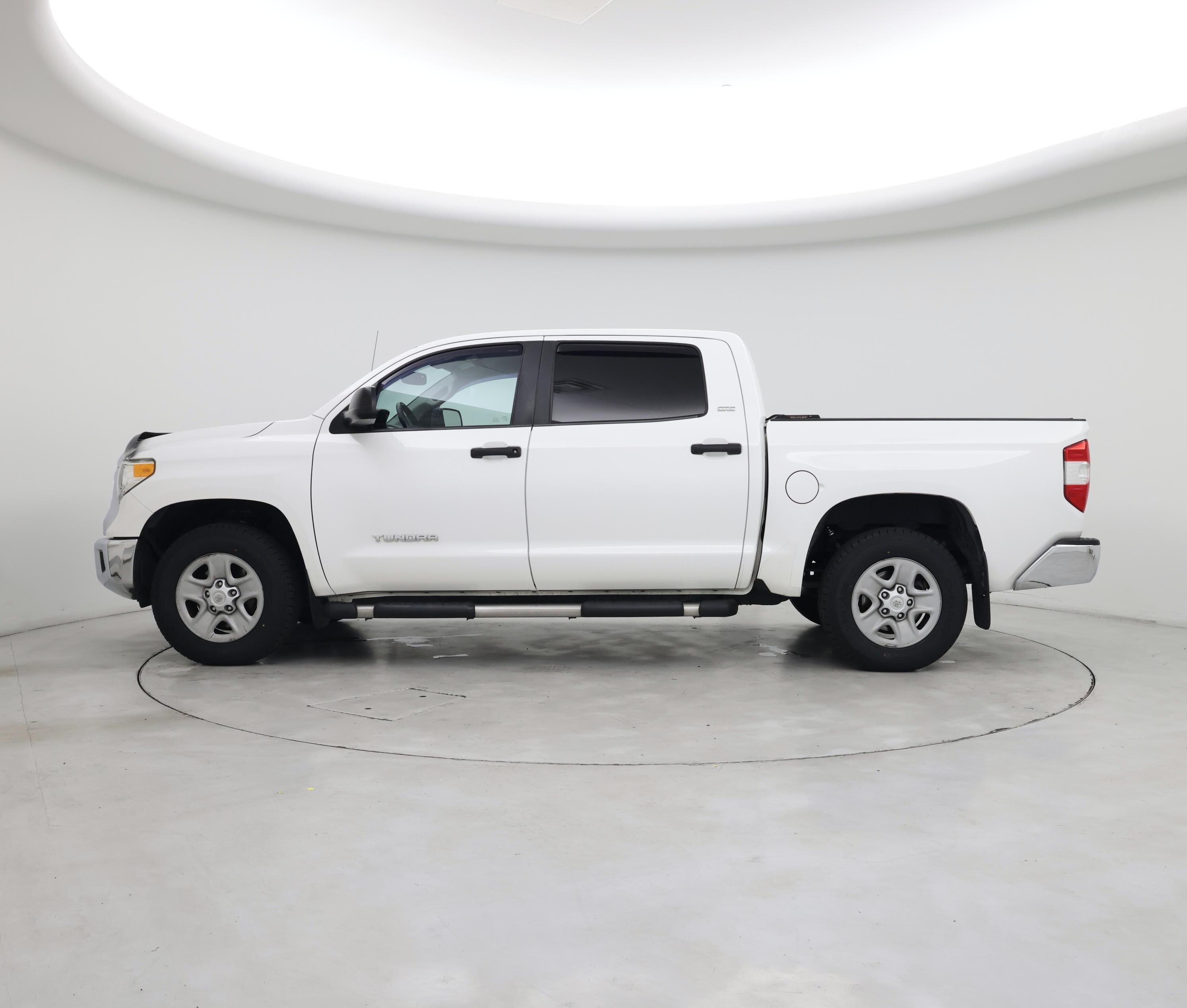 Thumbnail: 2017 Toyota Tundra - 3
