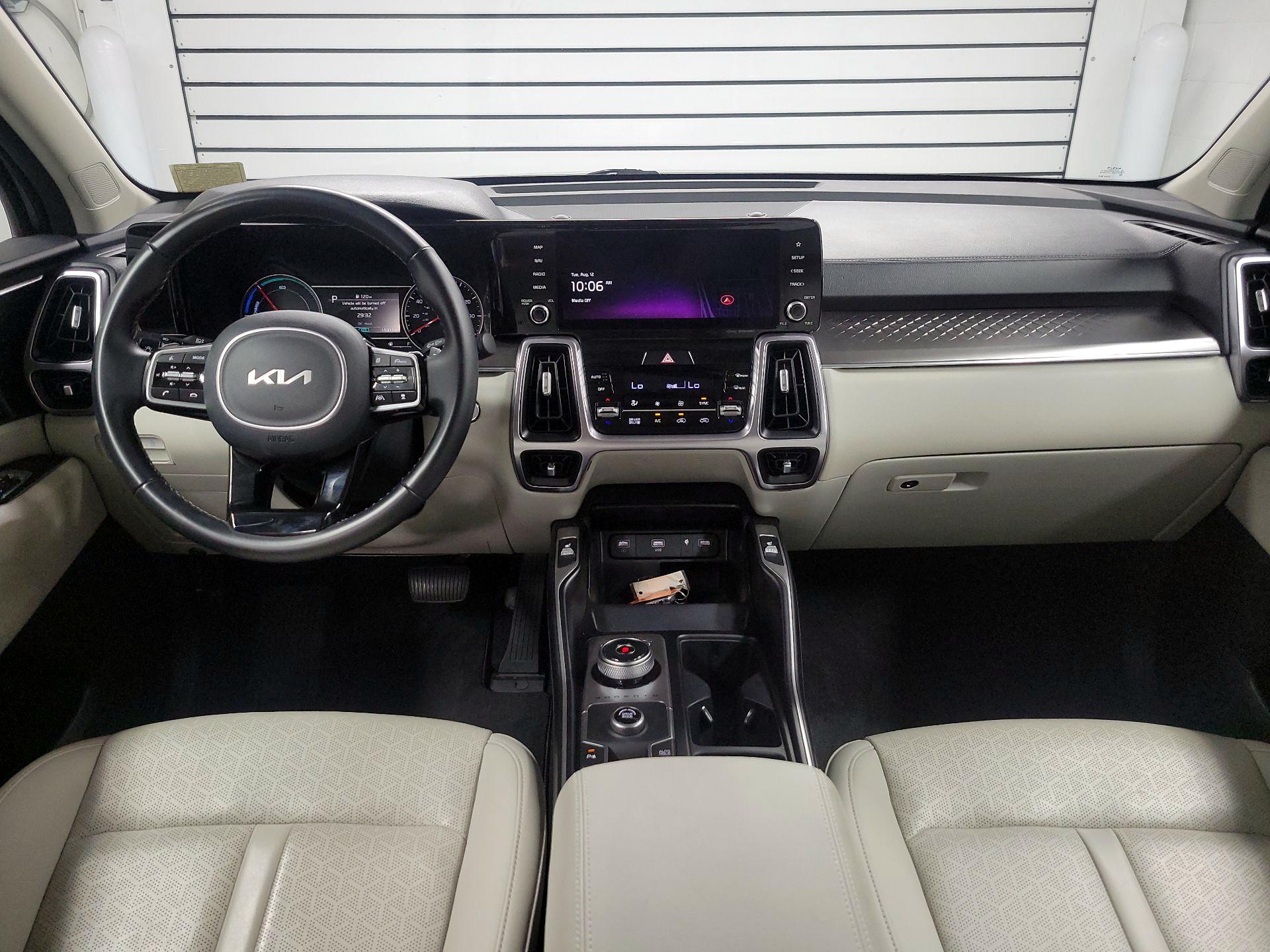 Thumbnail: 2023 Kia Sorento - 9