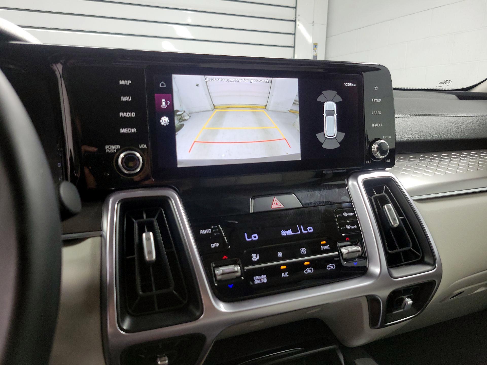 Thumbnail: 2023 Kia Sorento - 14