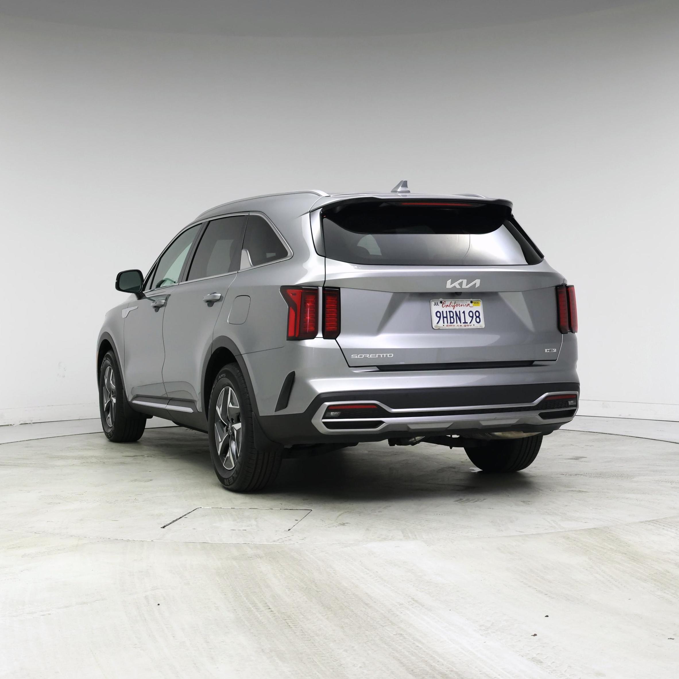 Thumbnail: 2023 Kia Sorento - 2
