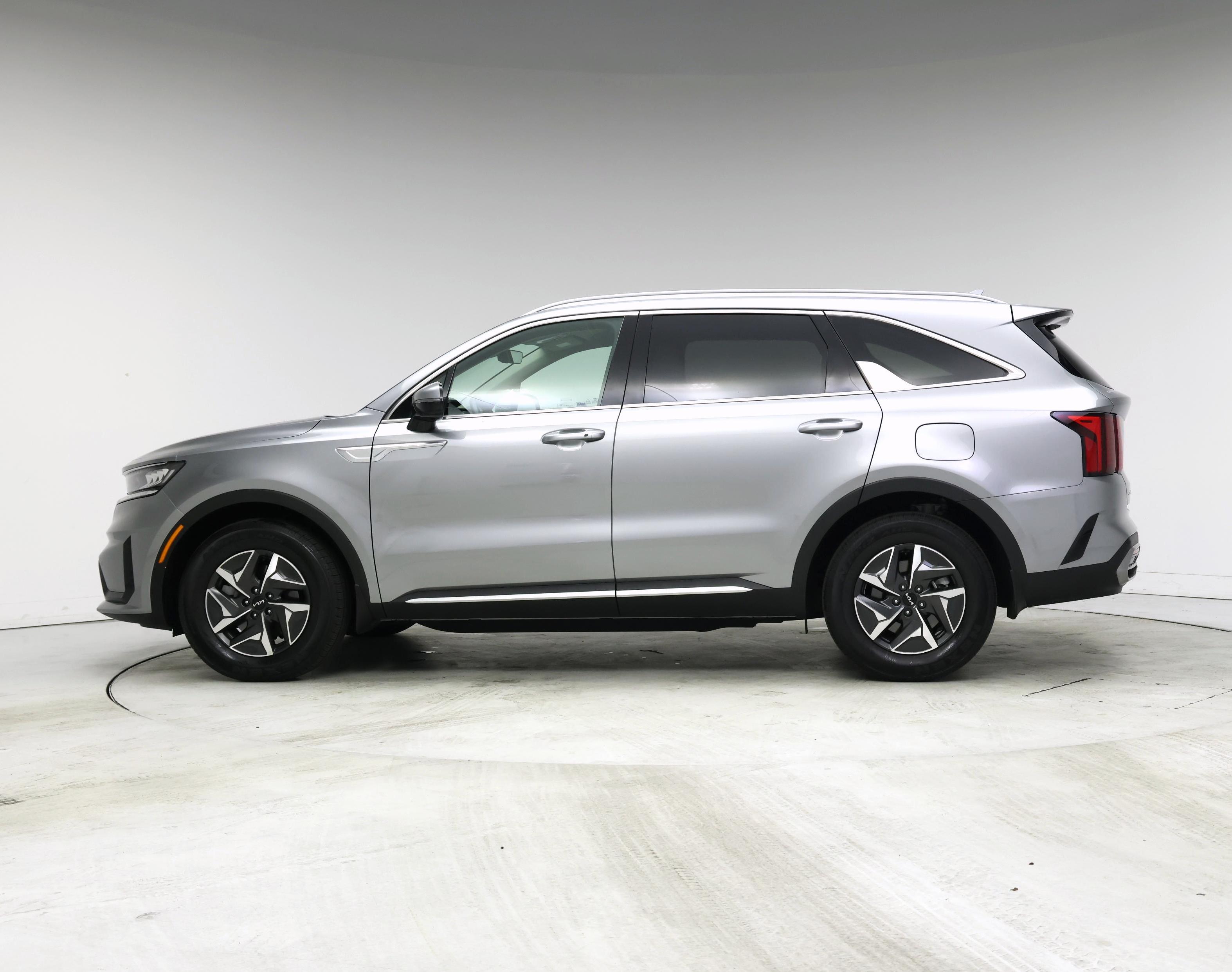 Thumbnail: 2023 Kia Sorento - 3