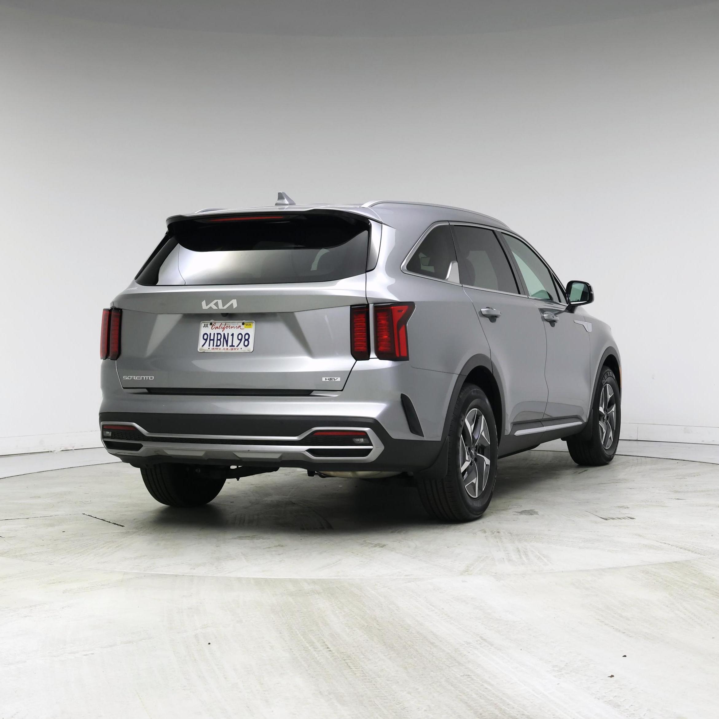 Thumbnail: 2023 Kia Sorento - 8