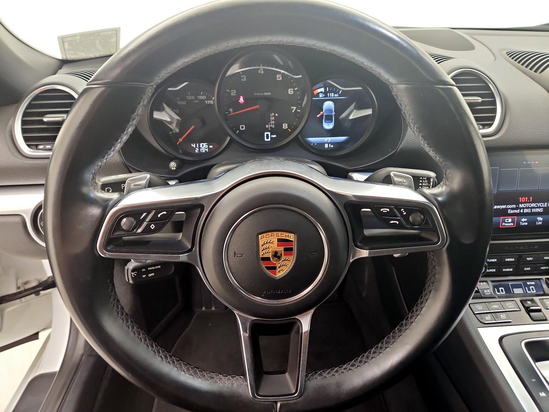 Thumbnail: 2018 Porsche 718 Boxster - 10