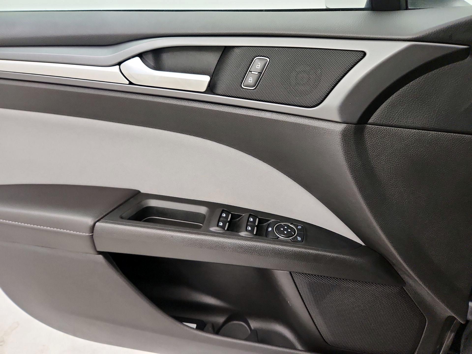 Thumbnail: 2014 Ford Fusion - 12