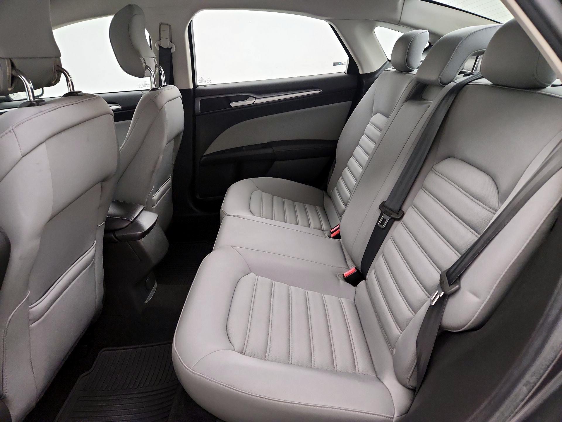 Thumbnail: 2014 Ford Fusion - 17