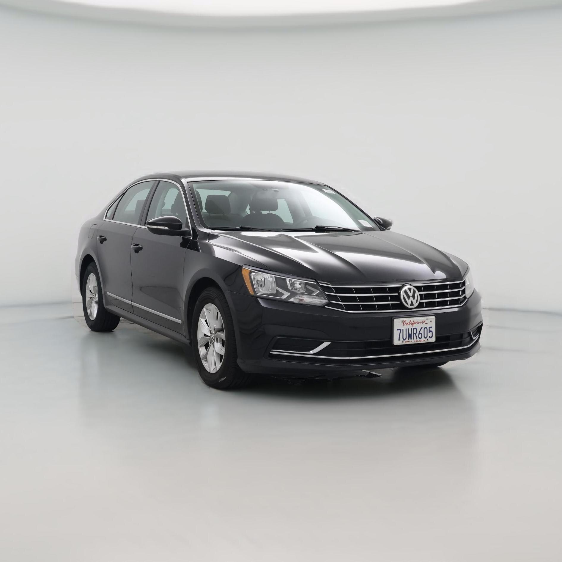 Thumbnail: 2017 Volkswagen Passat - 1