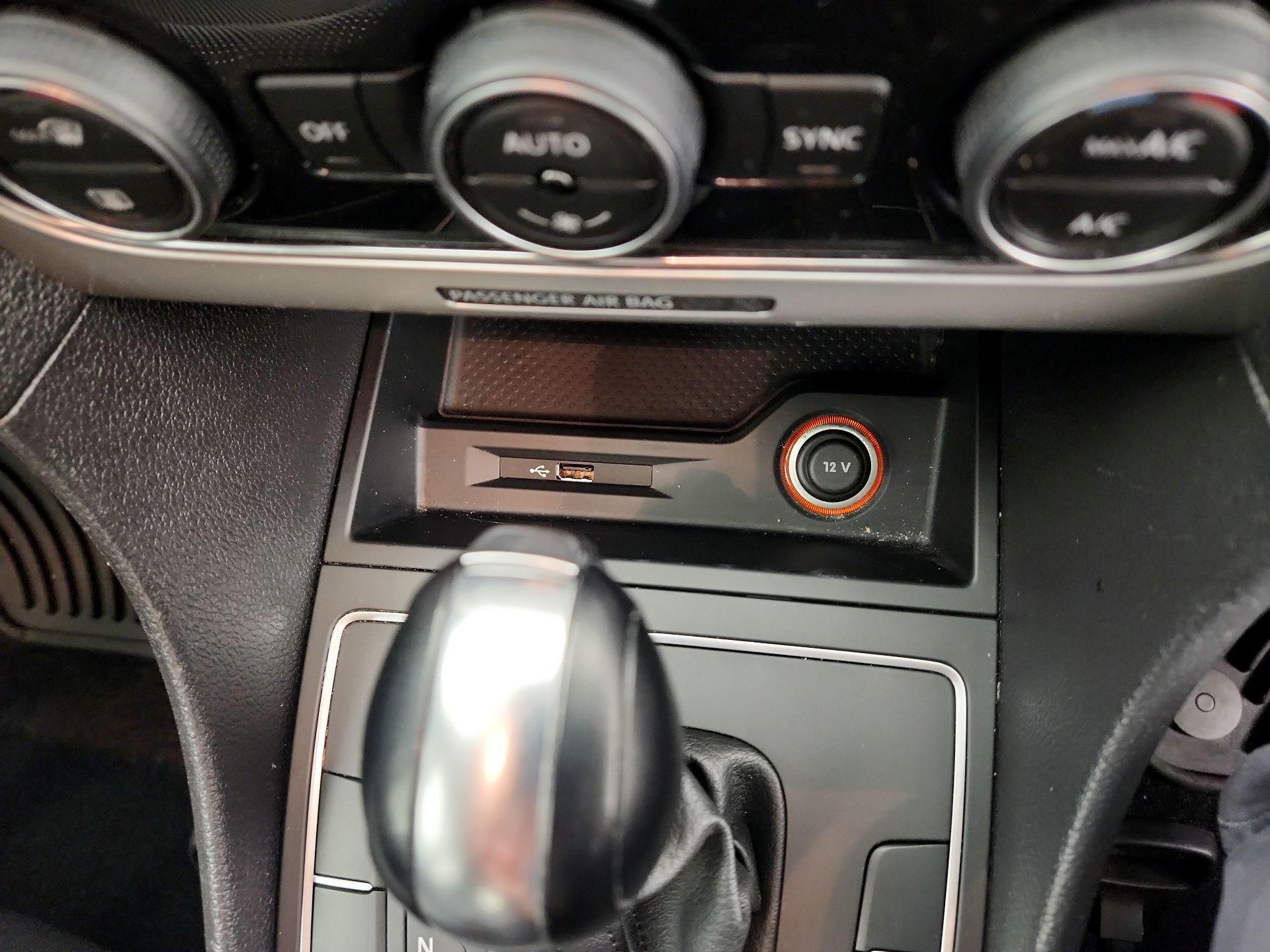 Thumbnail: 2017 Volkswagen Passat - 18